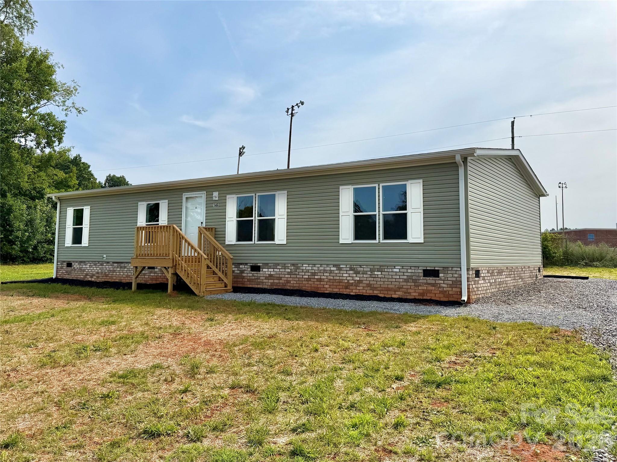 146 Con Lee Dr, Olin, NC 28660