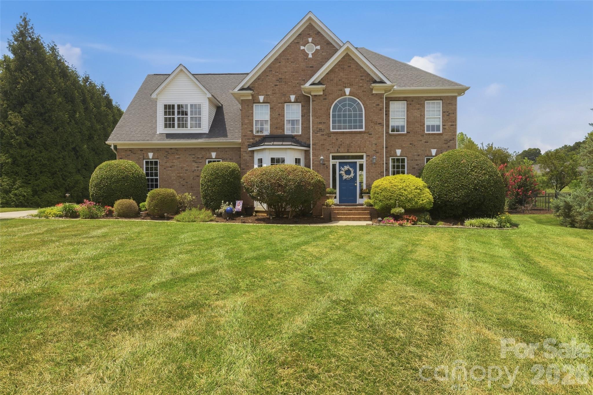 6006 Embassy Ct, Wesley Chapel, NC 28110