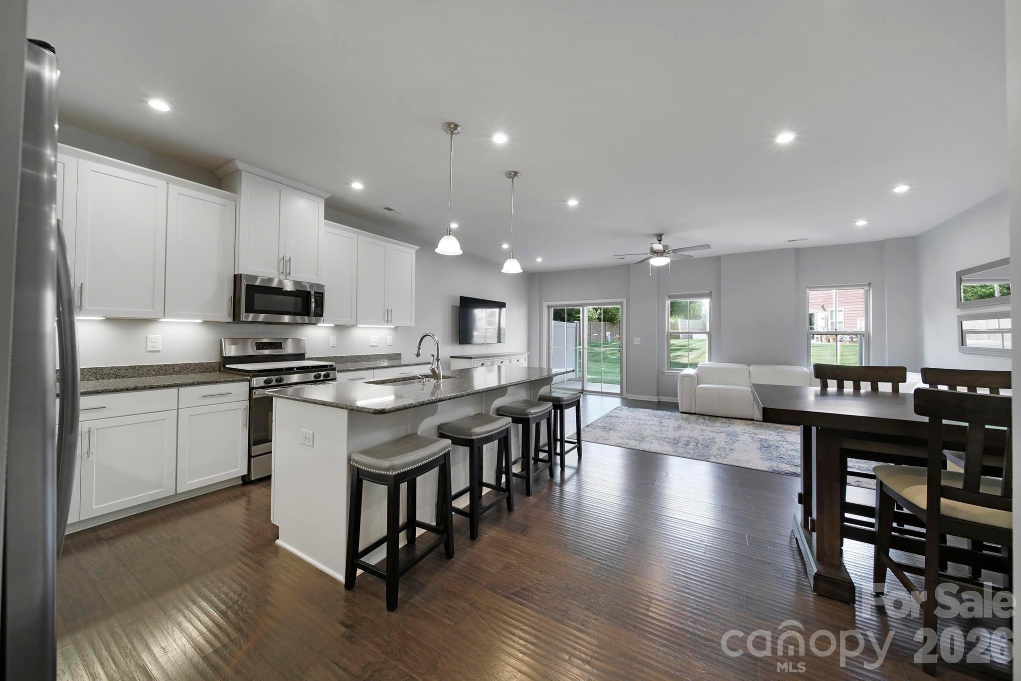 502 Park Meadows Dr, Matthews, NC 28104