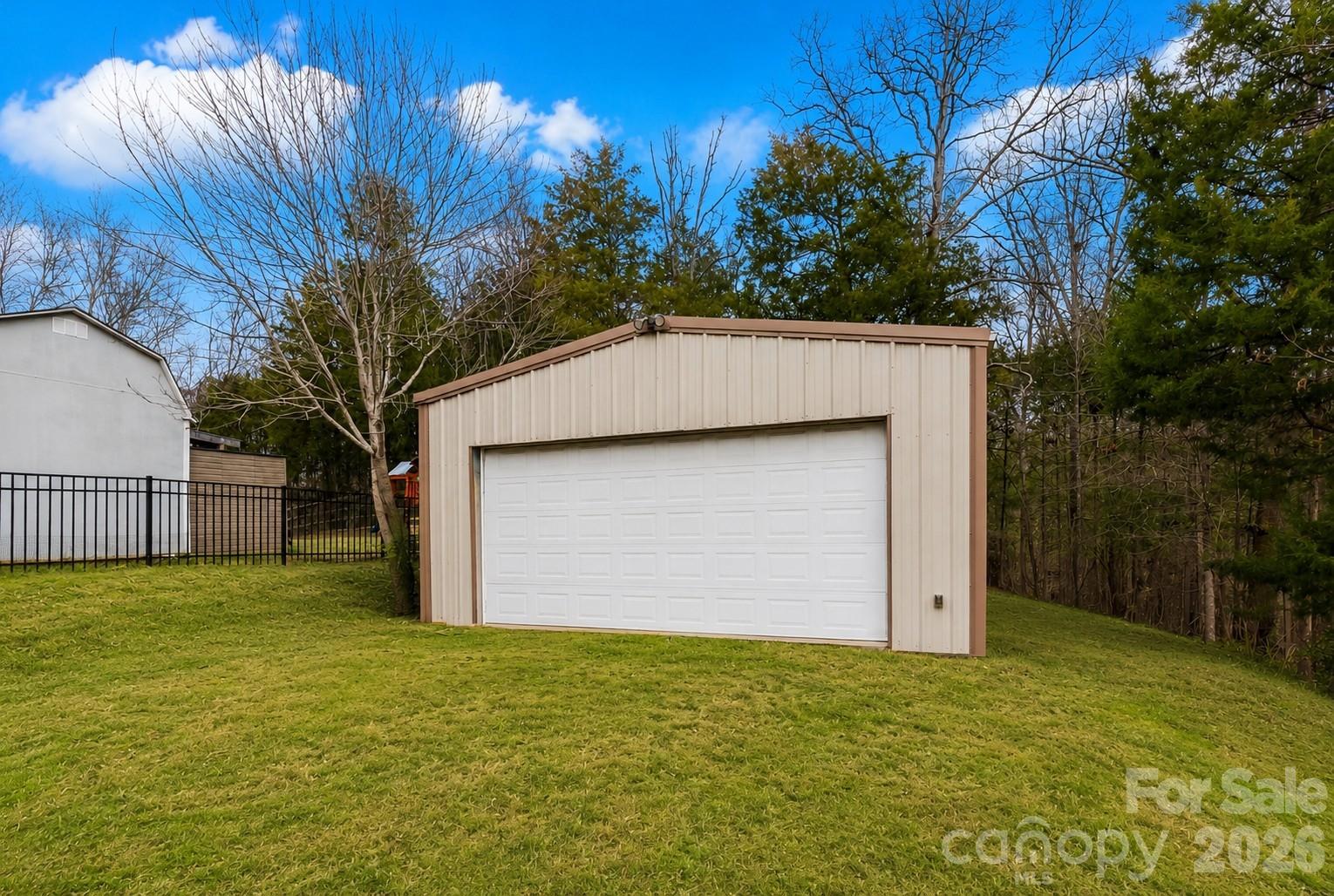 1086 Arrowhead Dr SE, Concord, NC 28025