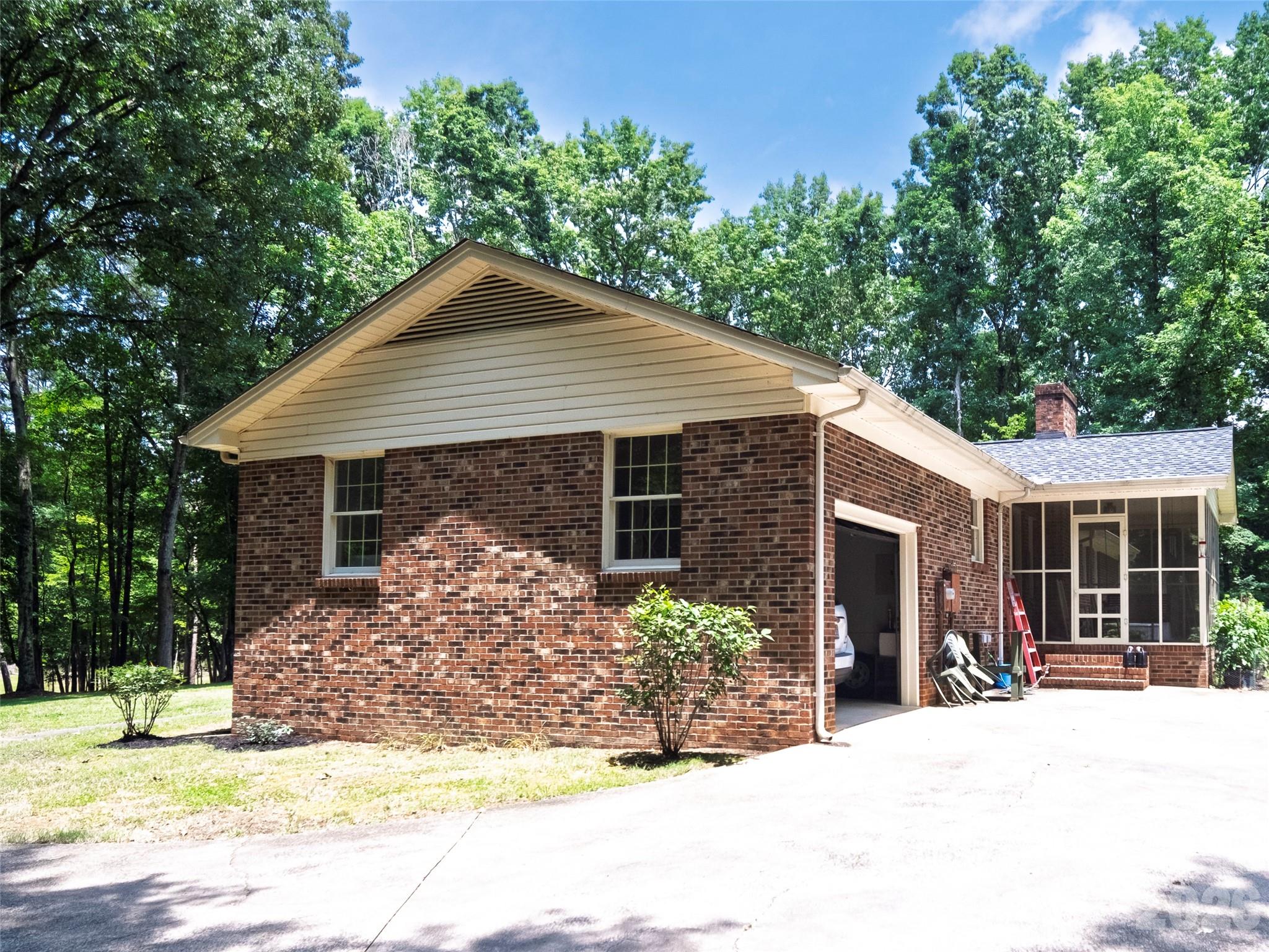 607 Bethany Rd, Gastonia, NC 28052