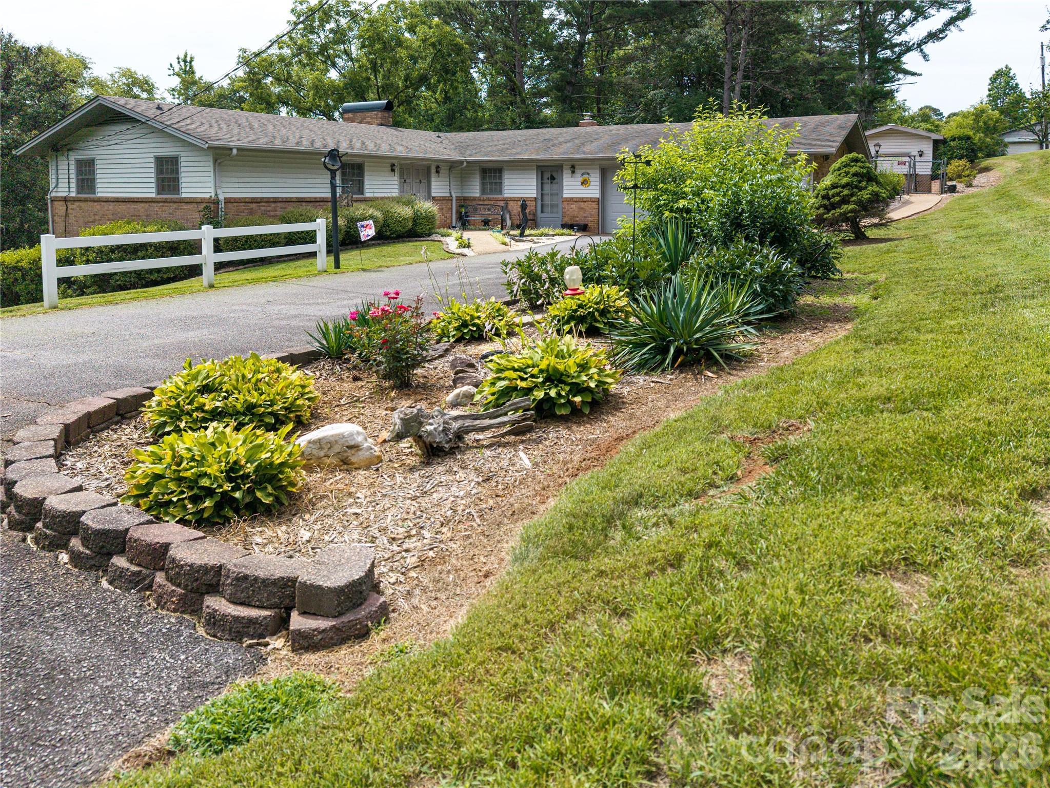 2234 Kool Park Rd NE, Hickory, NC 28601