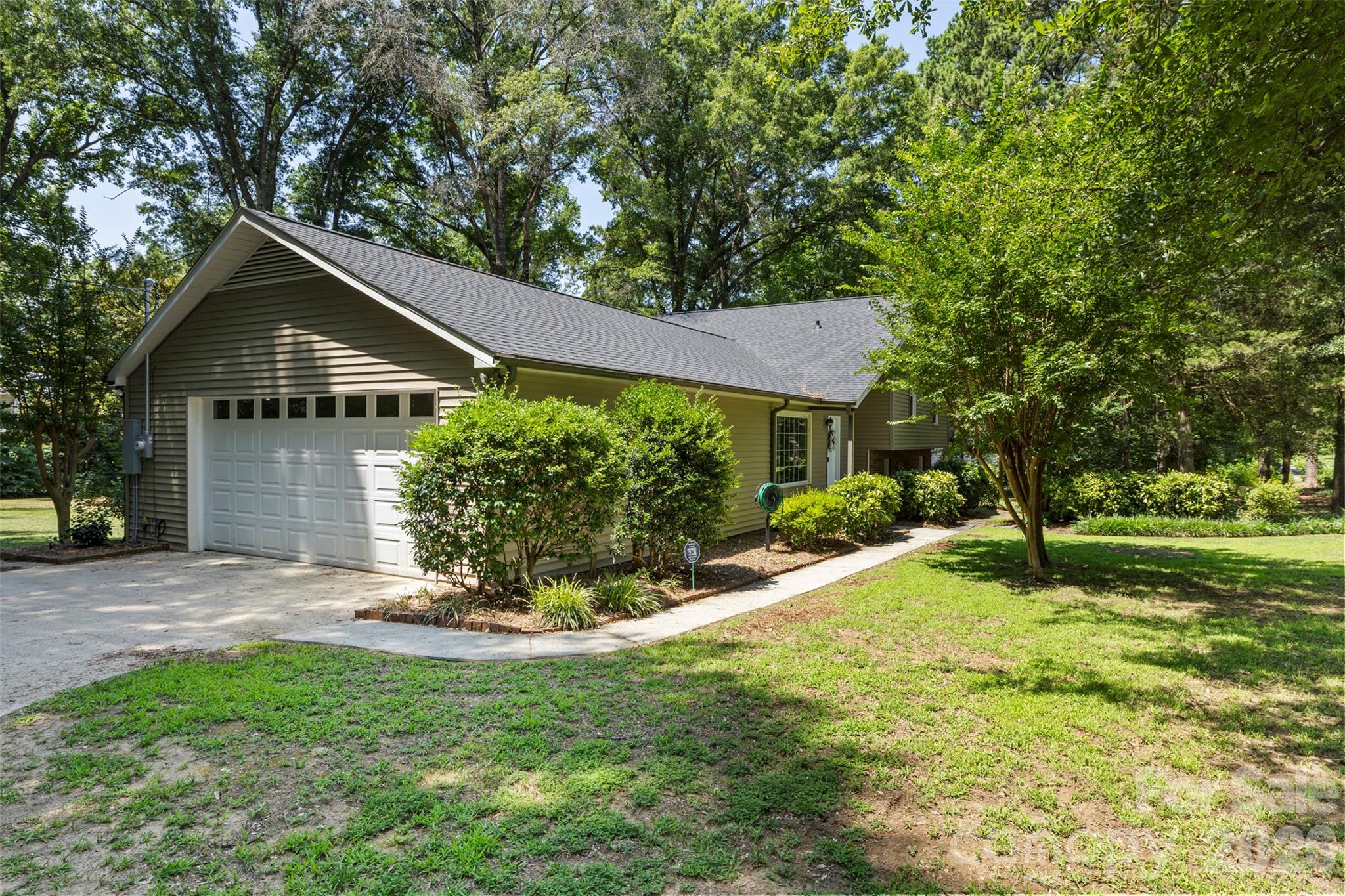 5381 Woodside Dr, Rock Hill, SC 29732