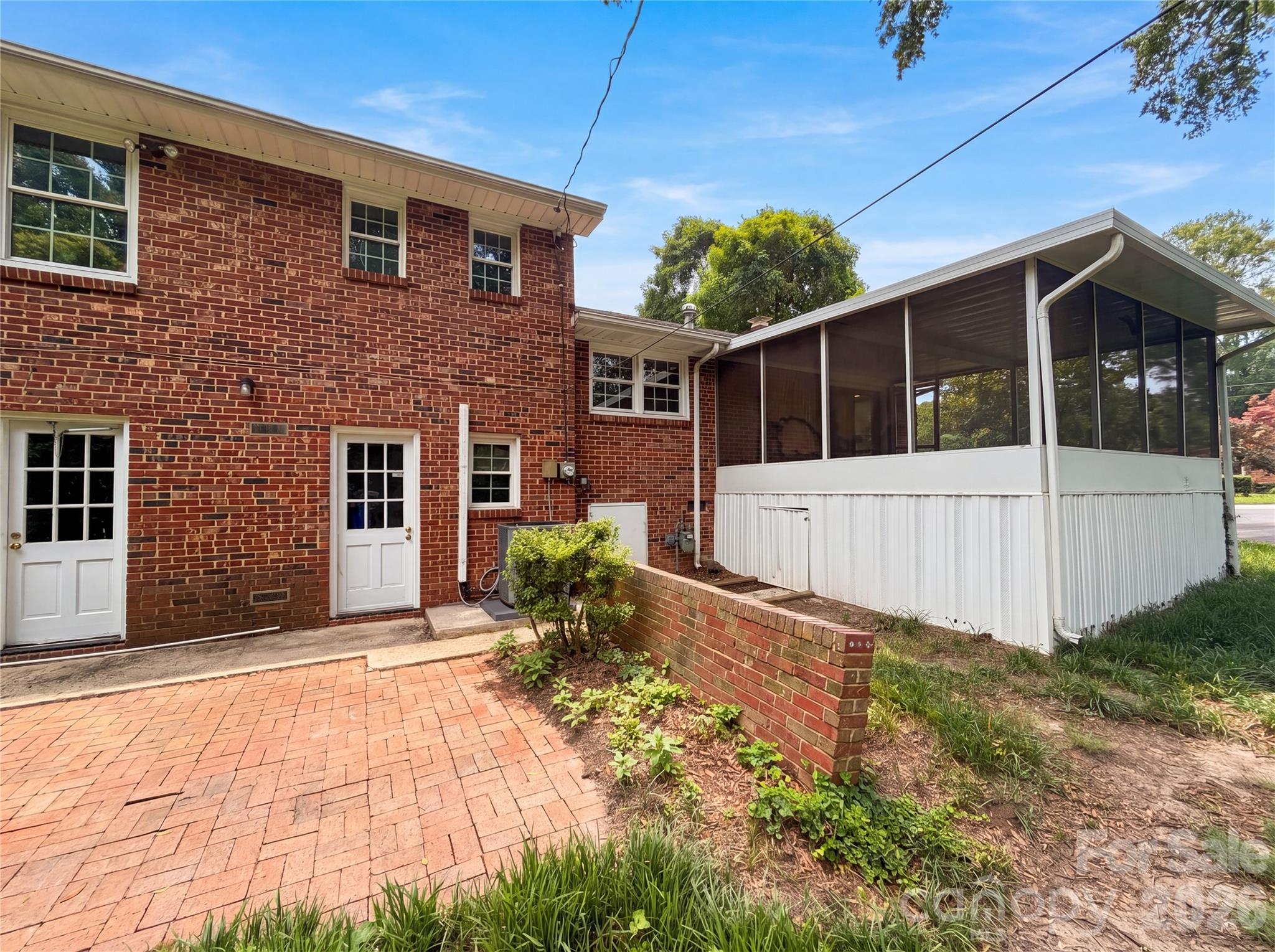 5410 Sharon Rd, Charlotte, NC 28210