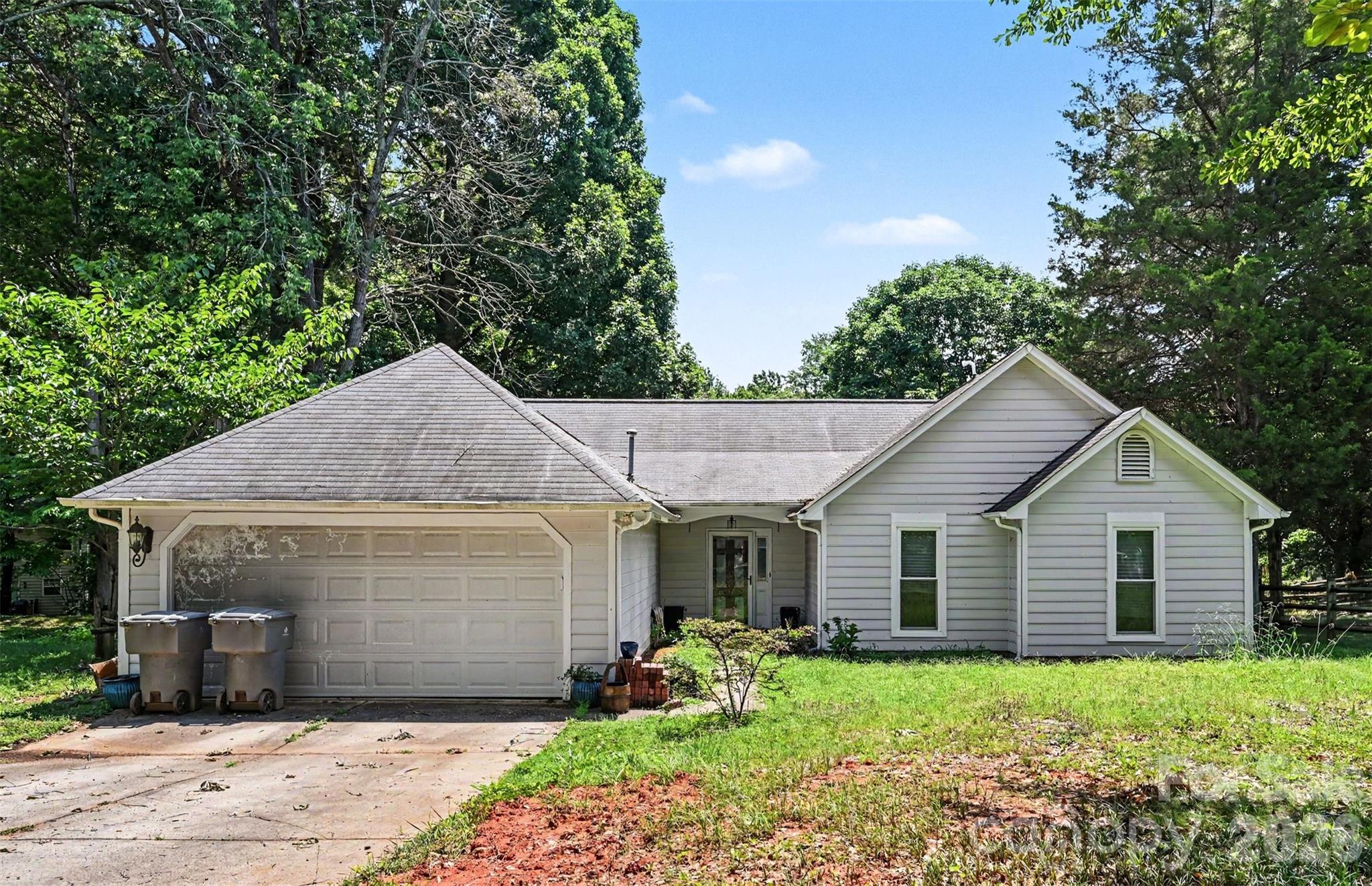 8410 Gidleigh Ct, Charlotte, NC 28216