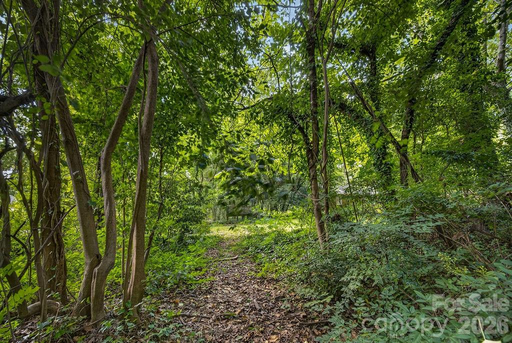 1822 W Sugar Creek Rd, Charlotte, NC 28262