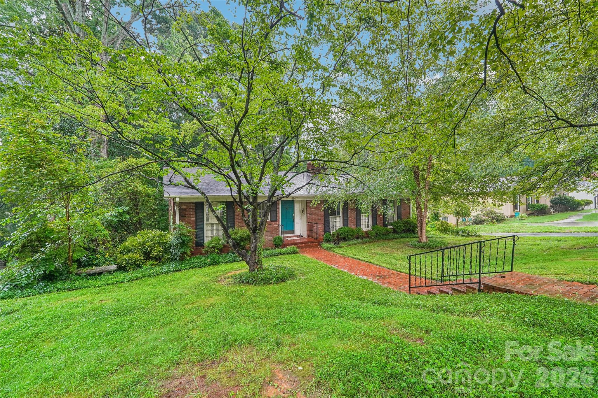 514 Lakeside Dr, Statesville, NC 28677