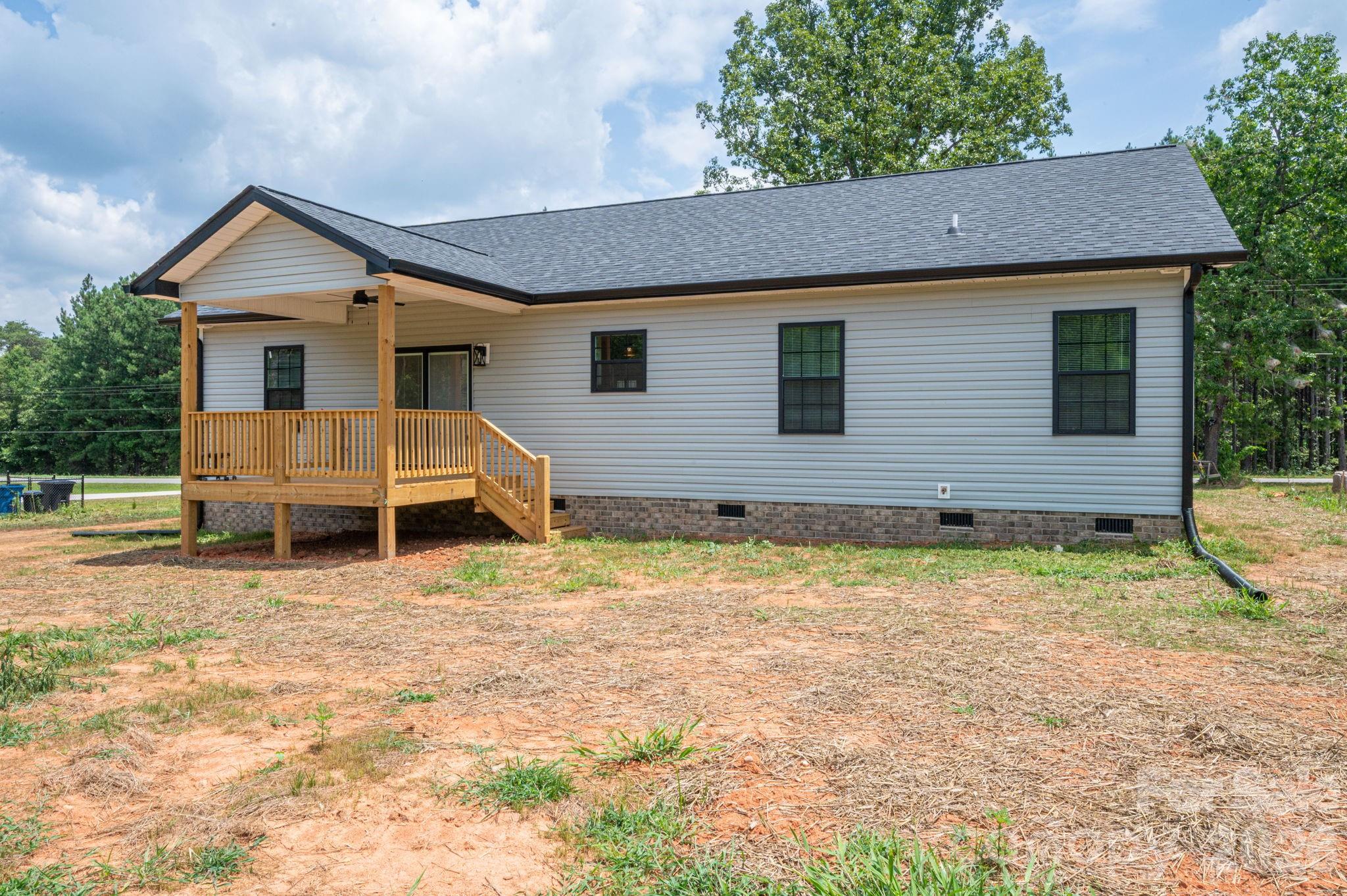 2474 Shoal Rd, Crouse, NC 28033