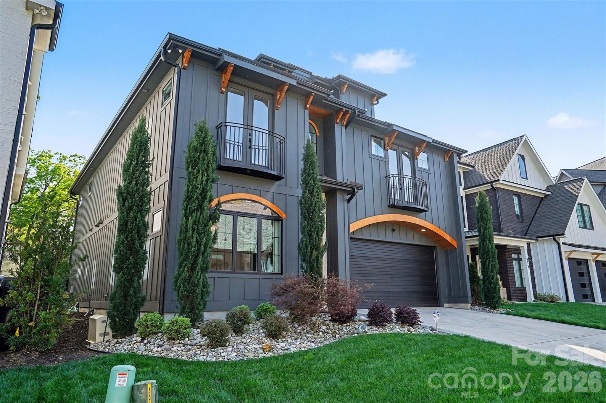 915 Laurel Creek Ln, Charlotte, NC 28211