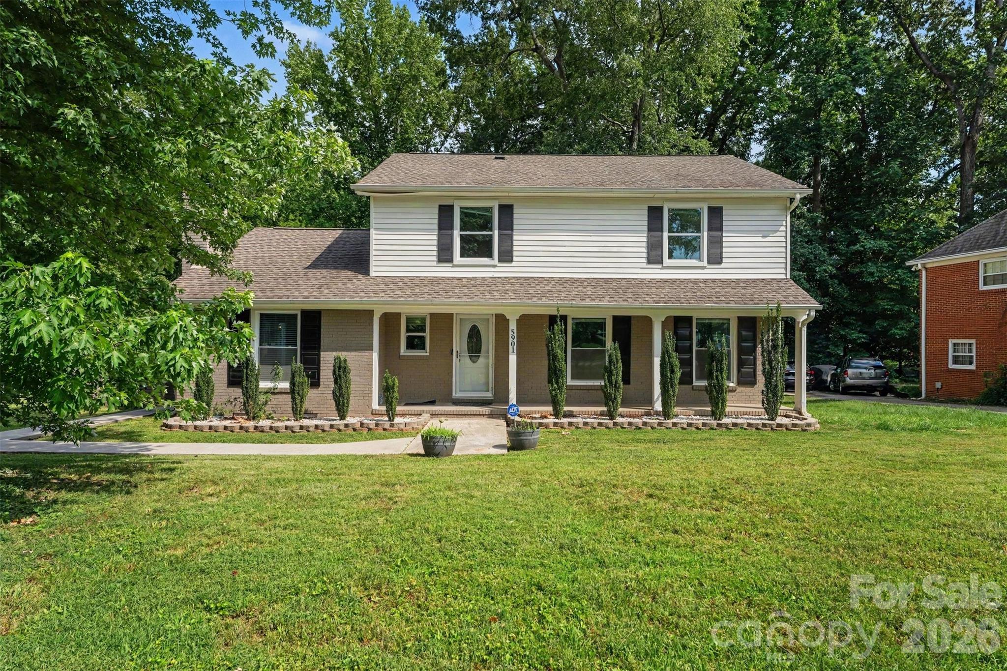 5901 Idlebrook Dr, Charlotte, NC 28212
