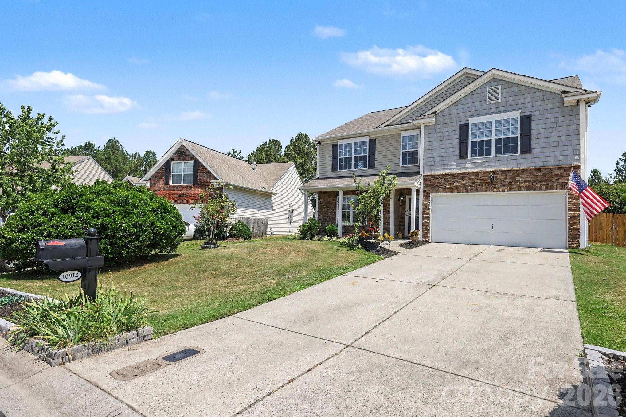 10912 Thousand Oaks Dr, Huntersville, NC 28078