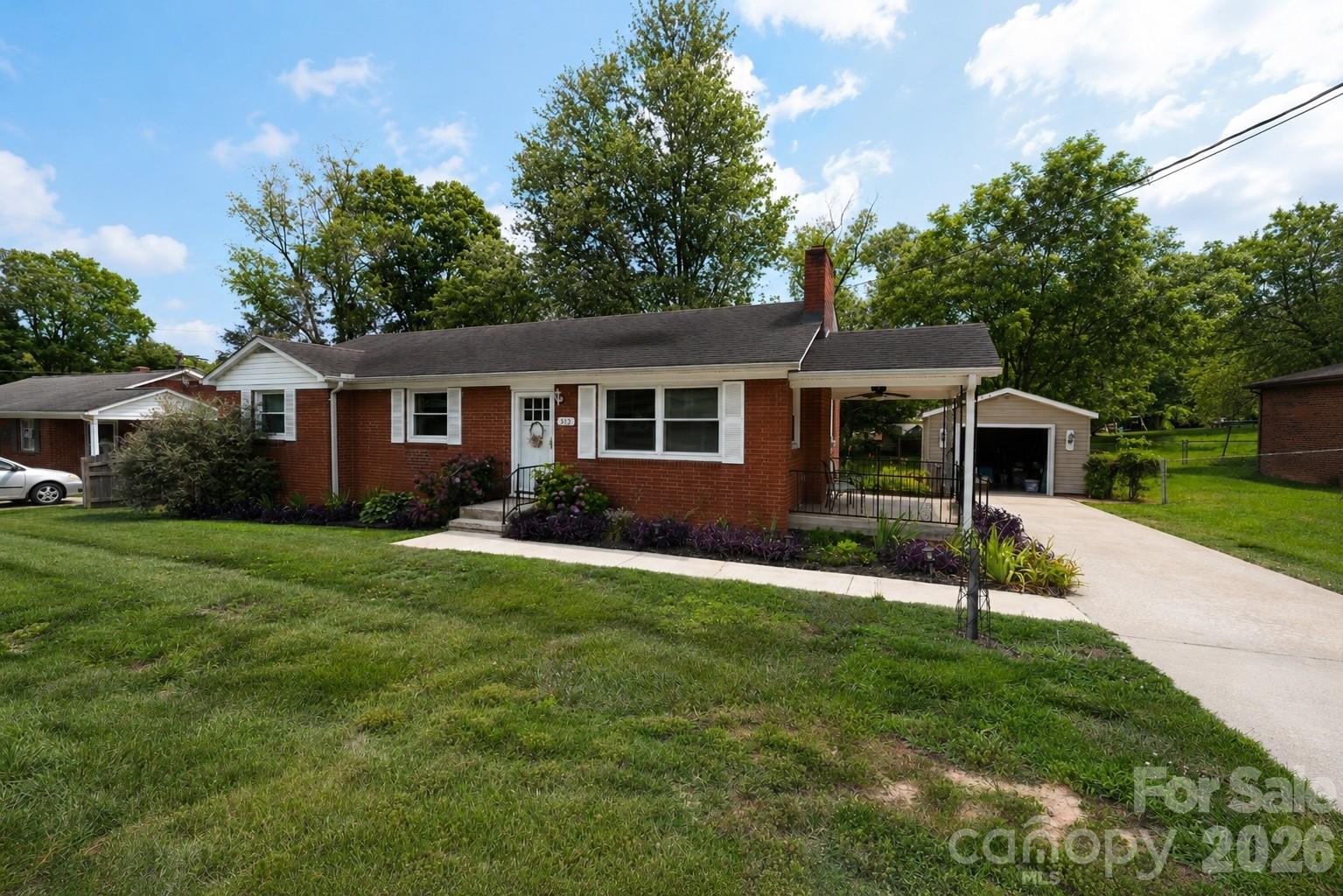 232 Hartness Rd, Statesville, NC 28677