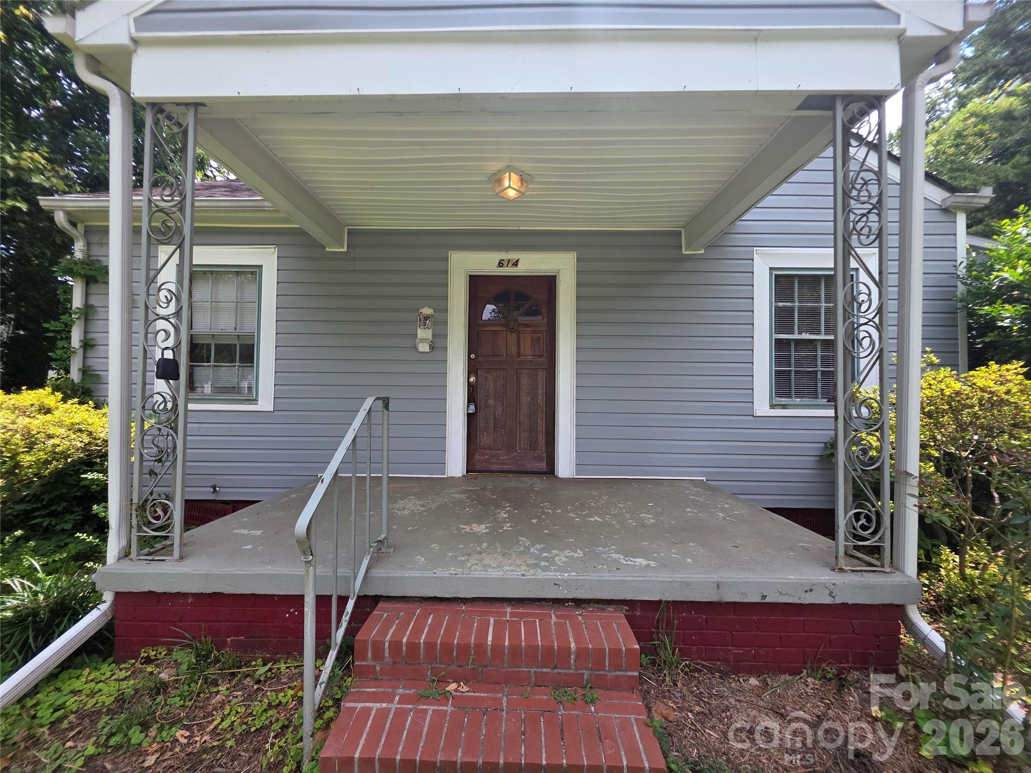 614 Marsh Rd, Charlotte, NC 28209
