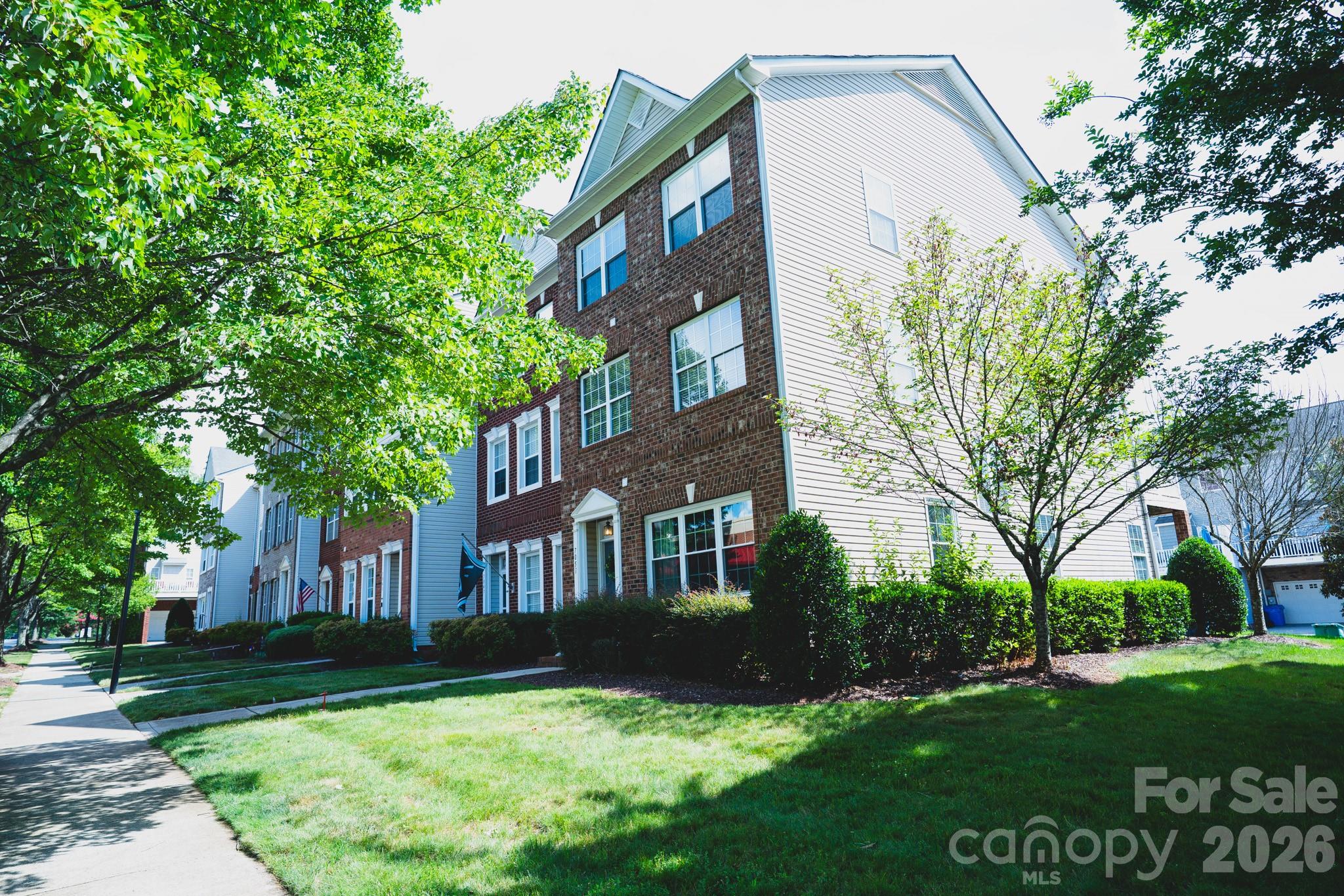 7051 Brighton Park Dr, Charlotte, NC 28227