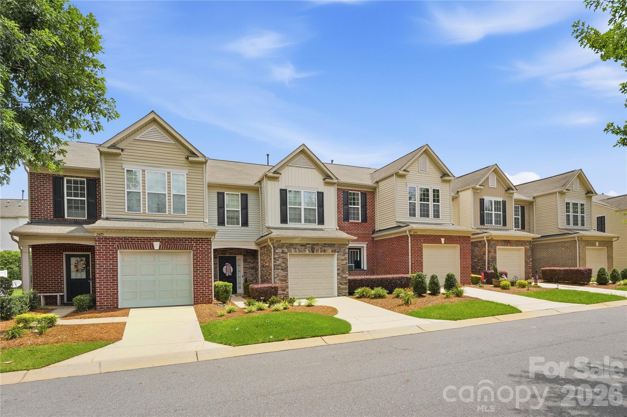 2433 Diplomat Ln, Charlotte, NC 28210