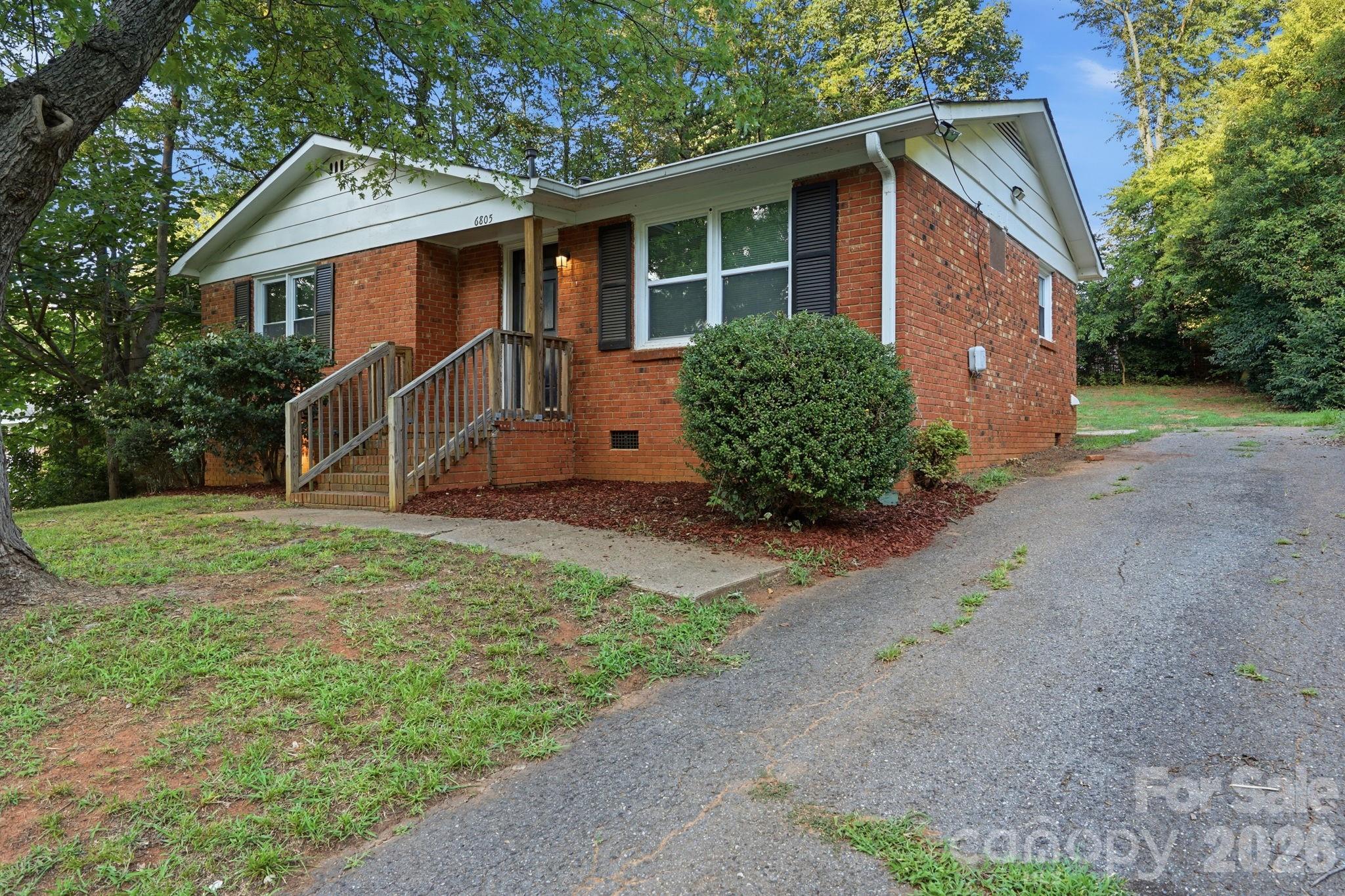 6805 Deanwood Pl, Charlotte, NC 28217