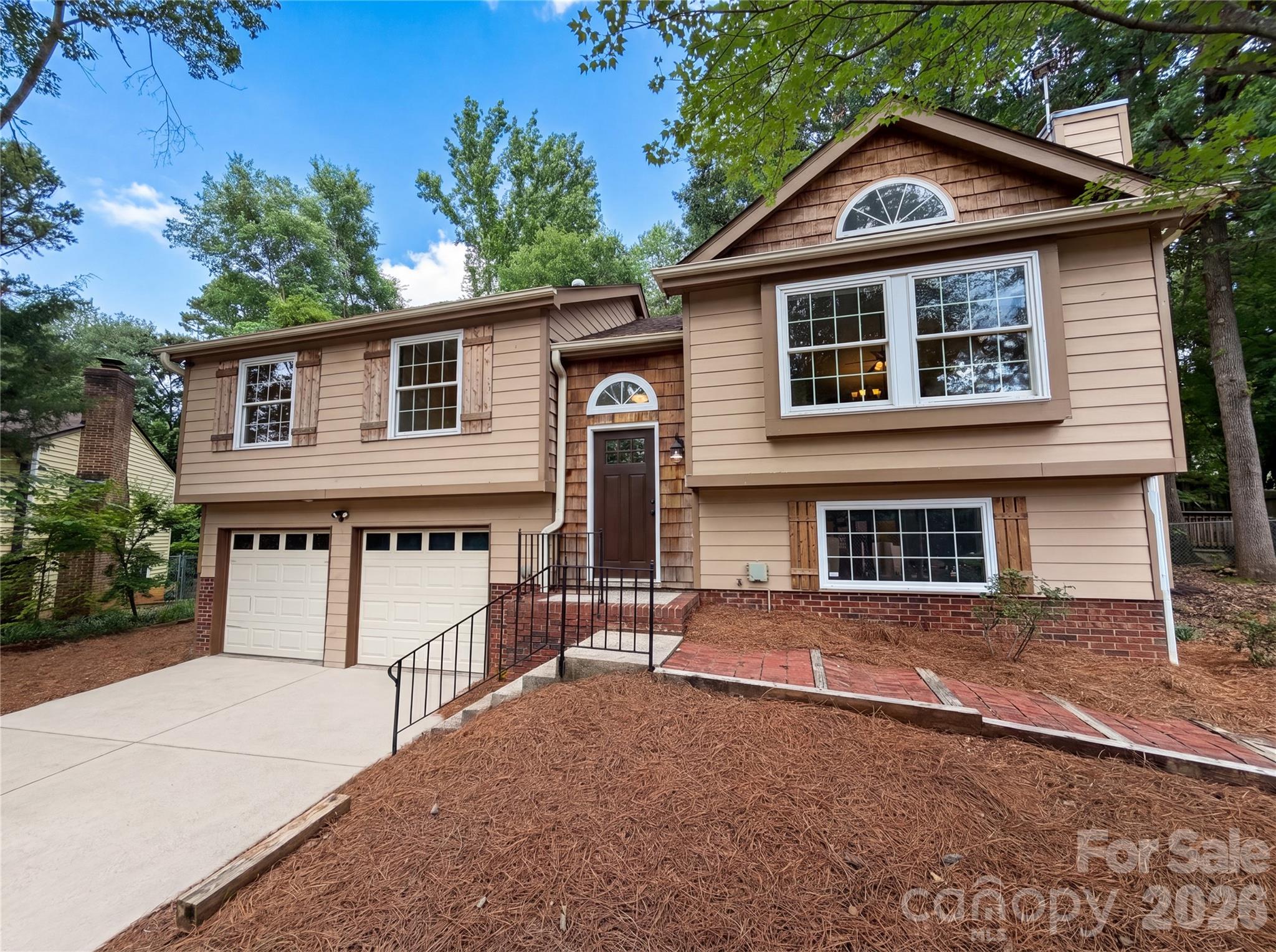7827 Mallen Dr, Charlotte, NC 28212