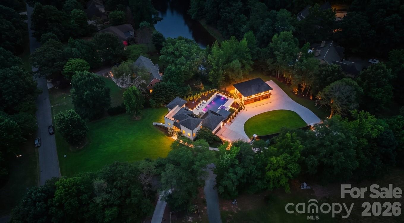 1064 Greylyn Dr, Matthews, NC 28104