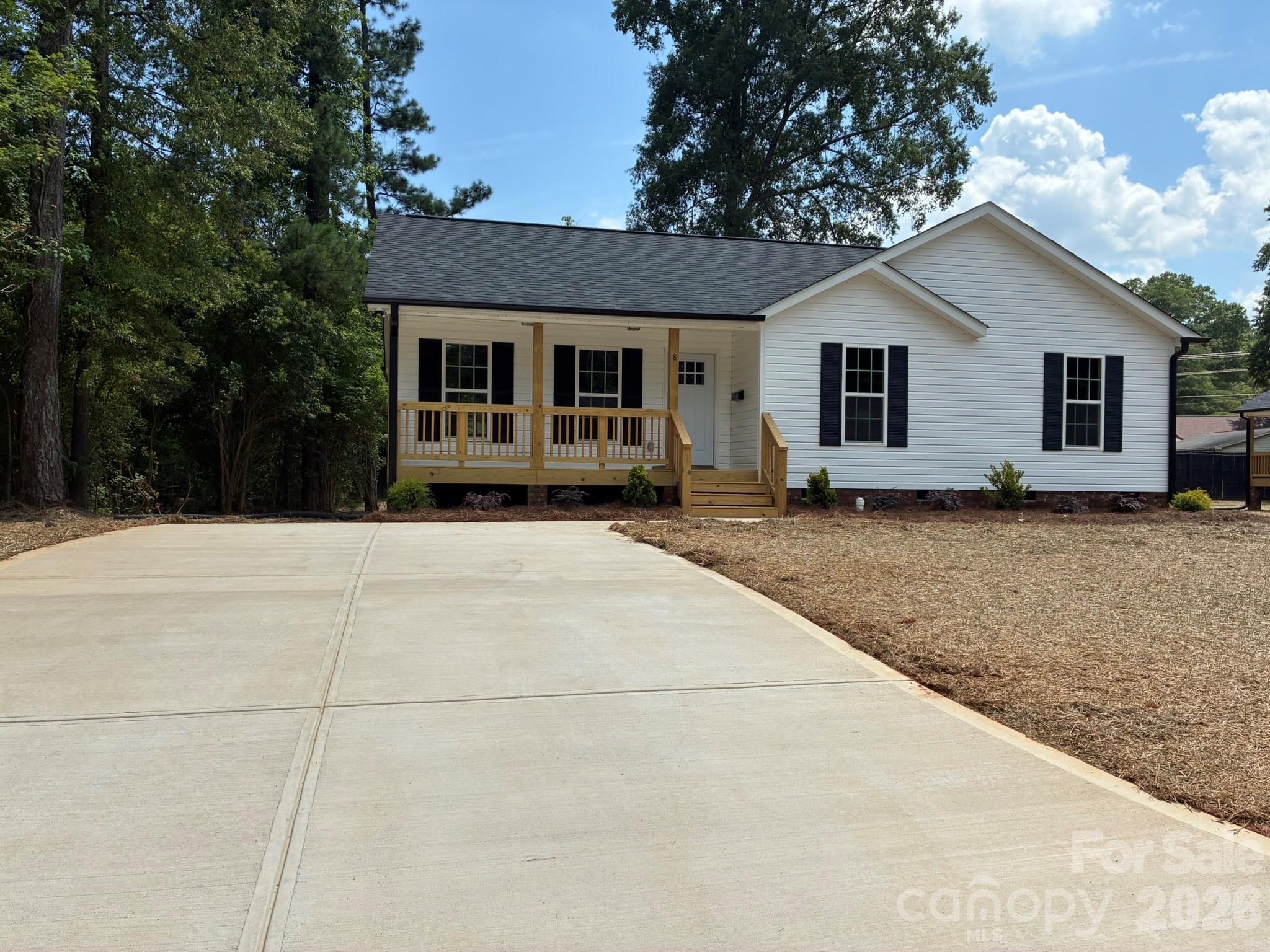 8 Wray St, York, SC 29745