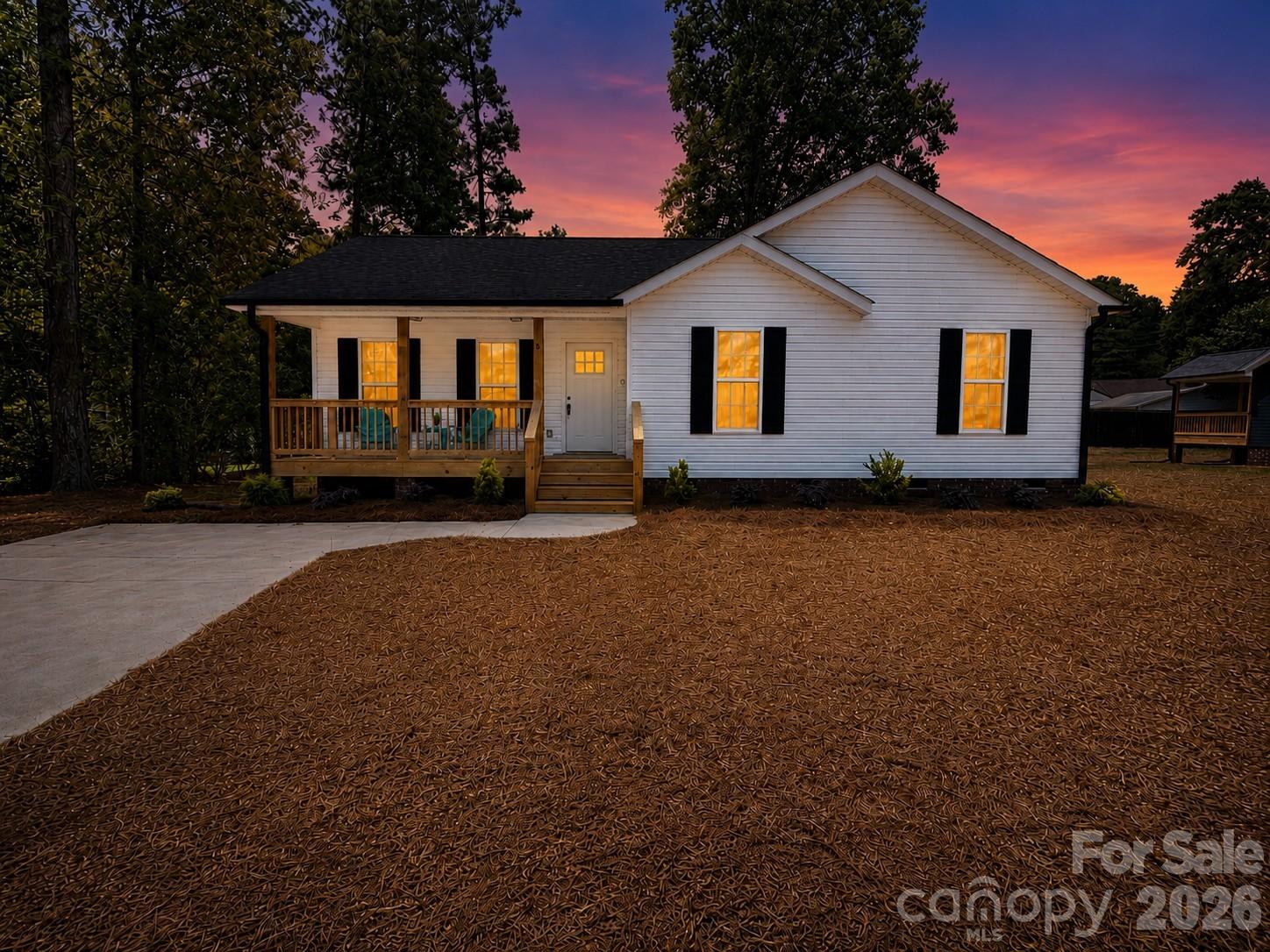 8 Wray St, York, SC 29745