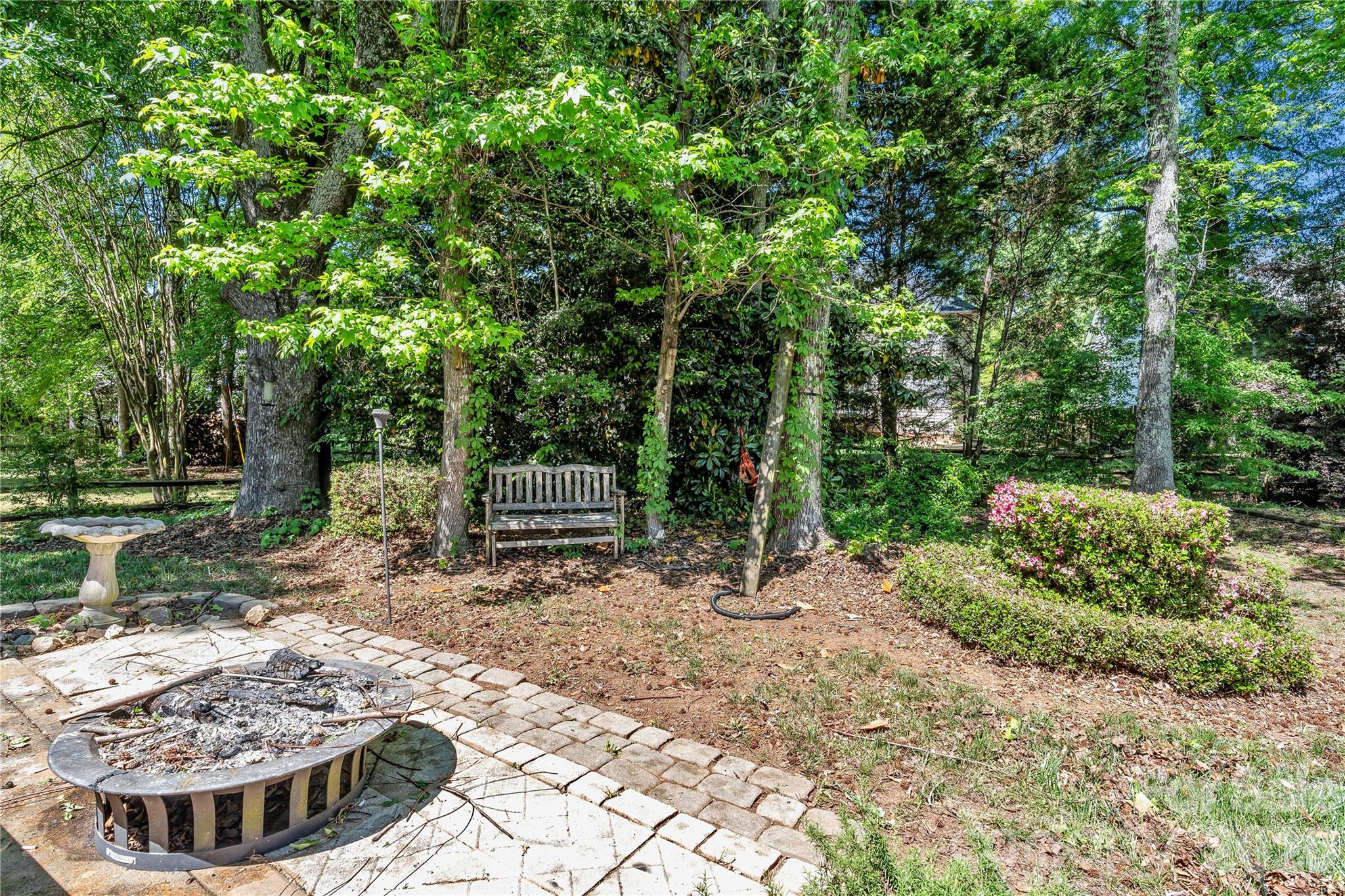 9423 Willow Tree Ln, Charlotte, NC 28277