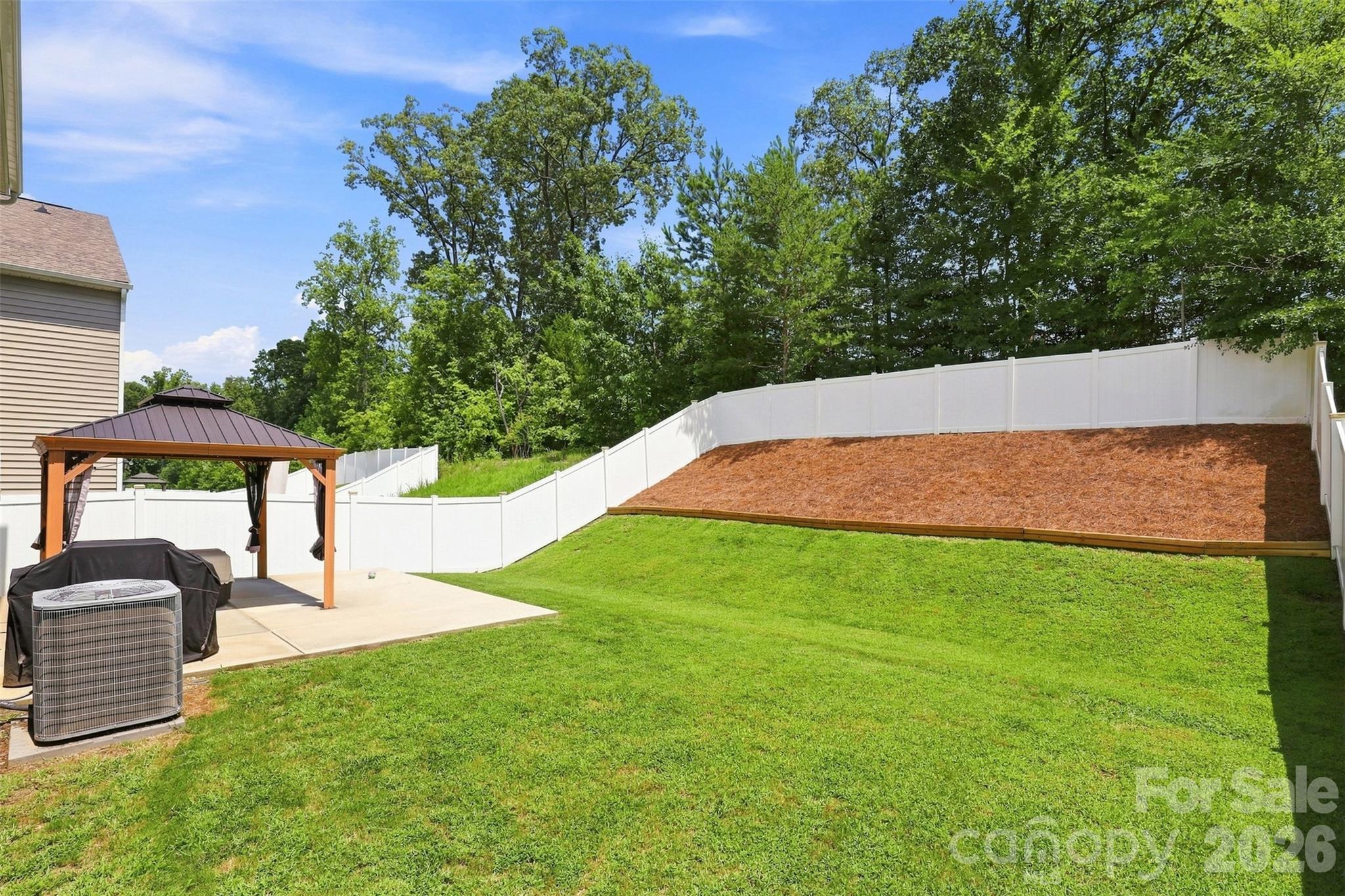 5120 Briscoe Dr, Charlotte, NC 28214