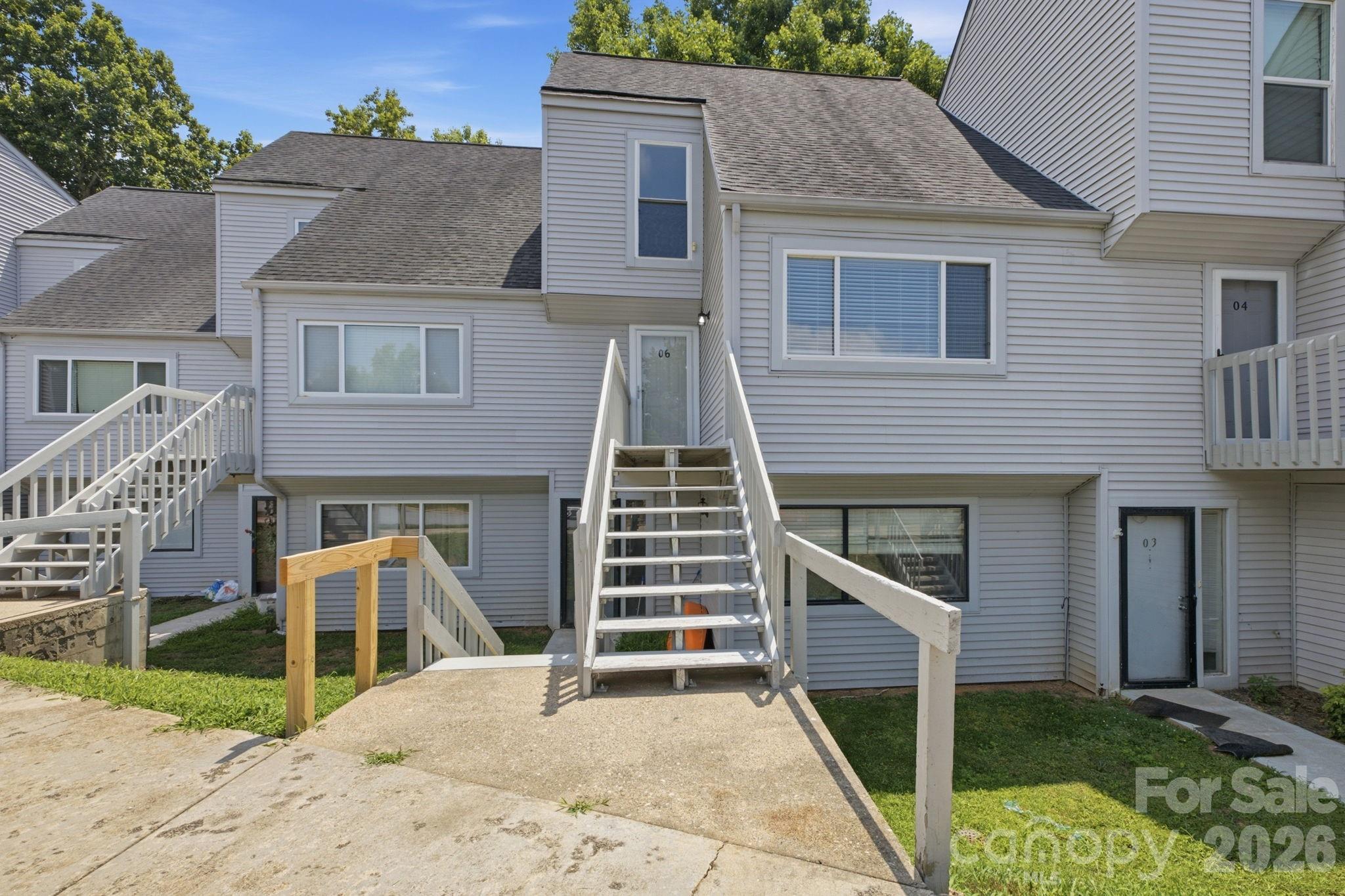 1050 21st Ave NW #6, Hickory, NC 28601