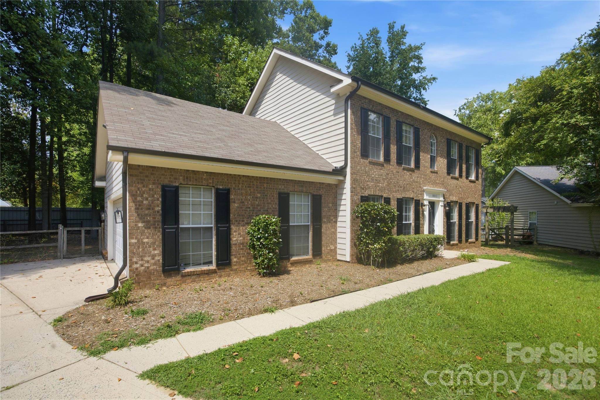 8802 Tarpan Ct, Charlotte, NC 28216