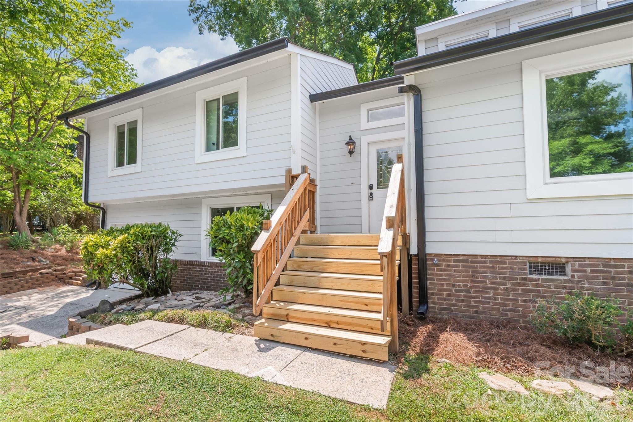 10129 Eagle Ct, Charlotte, NC 28277