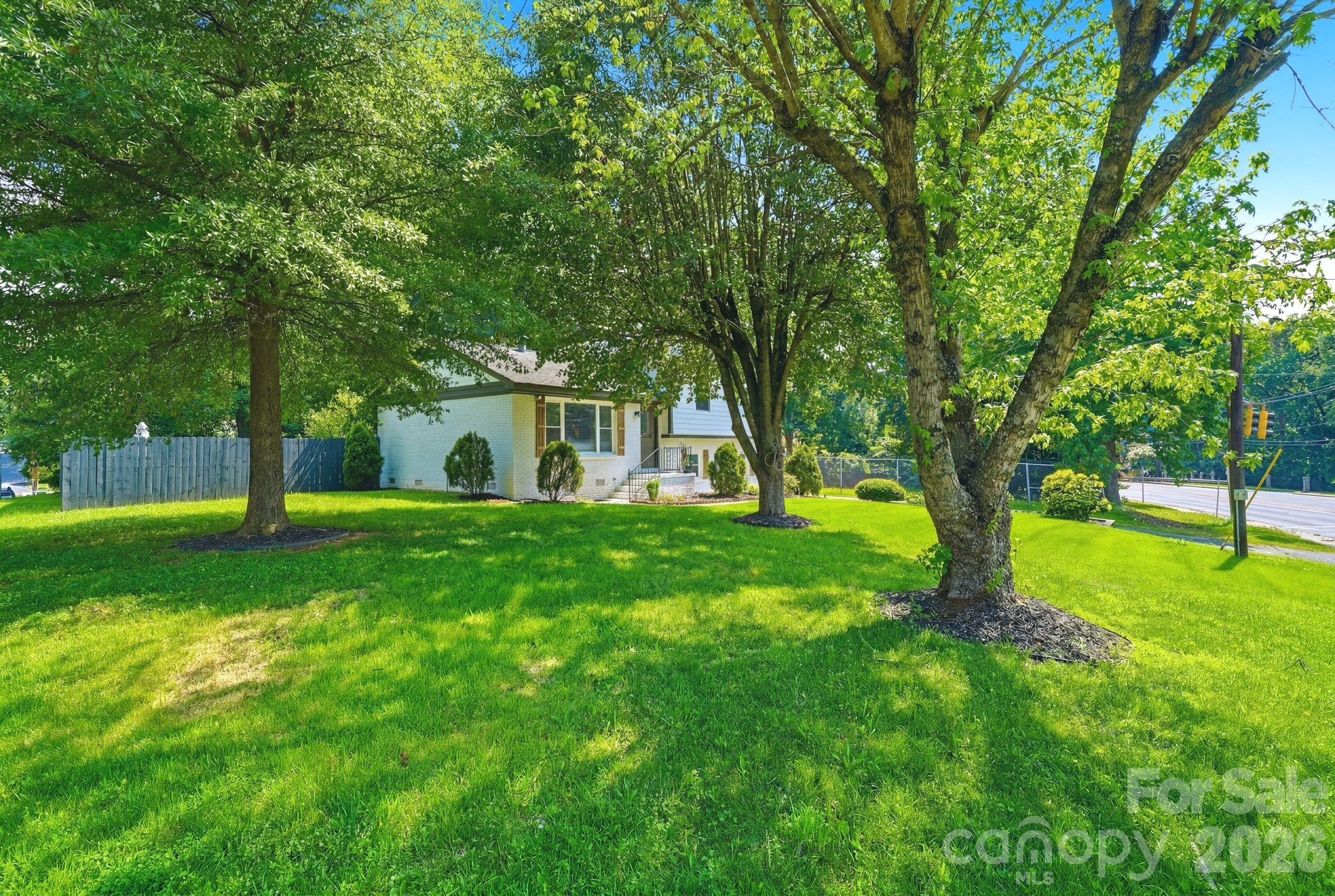 7552 Idlewild Rd, Charlotte, NC 28212