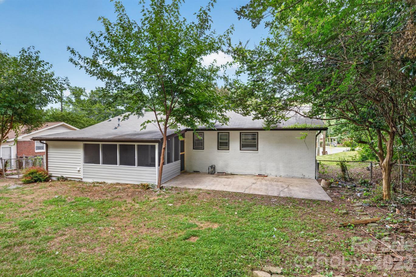 2216 Milton Rd, Charlotte, NC 28215