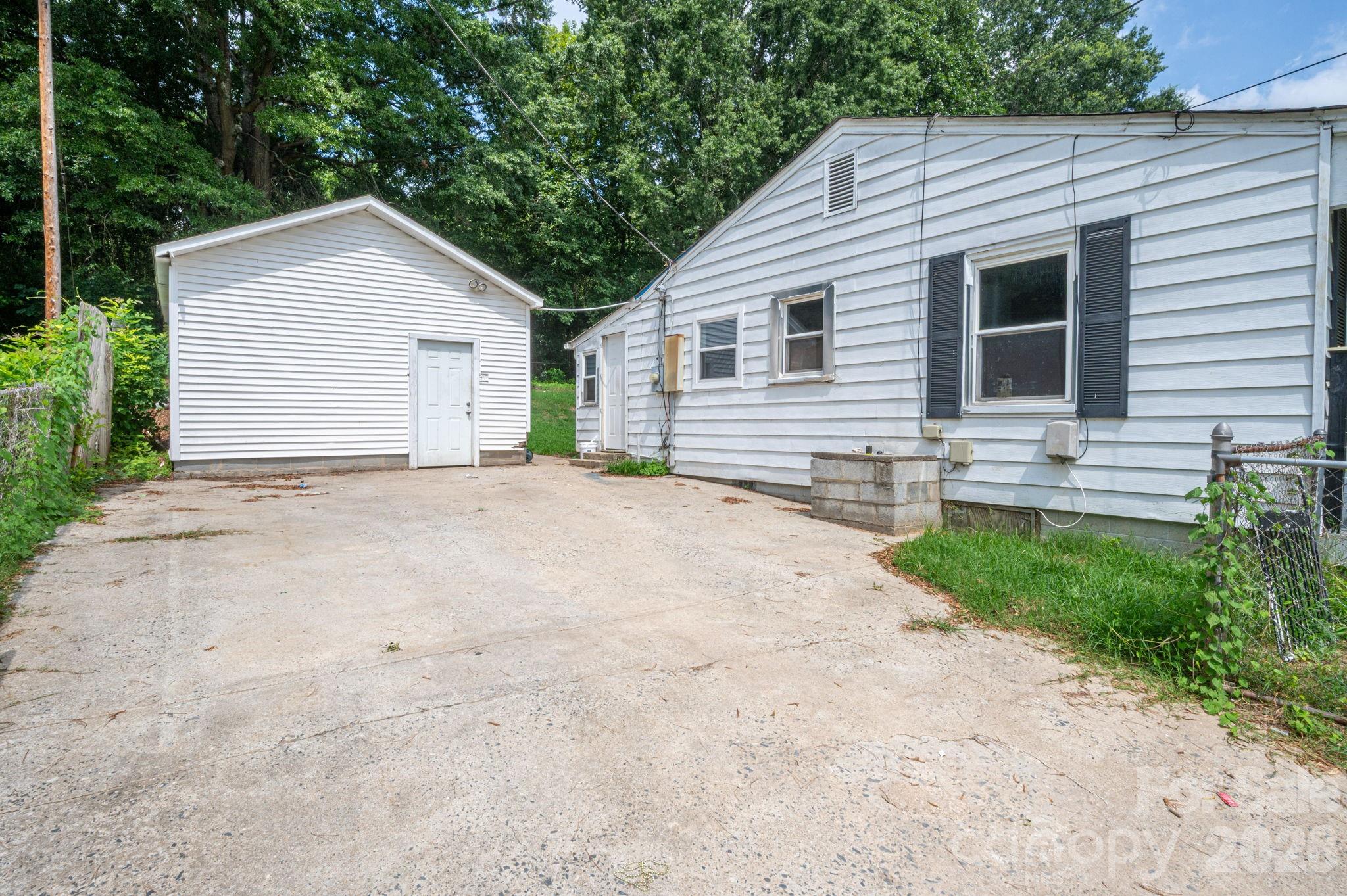 2639 Springbrook Cir, Gastonia, NC 28052