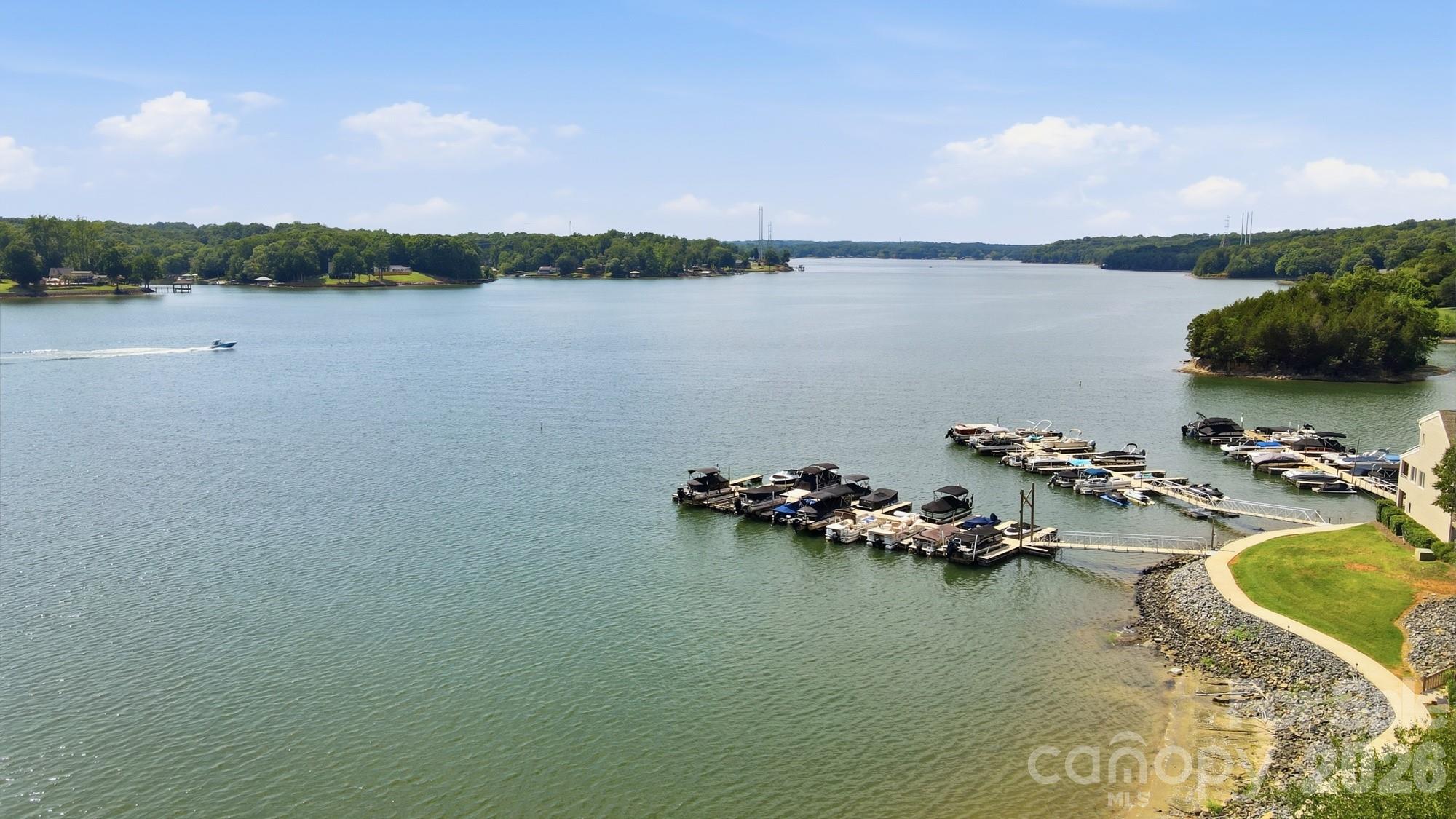 14612 Waterside Dr, Charlotte, NC 28278