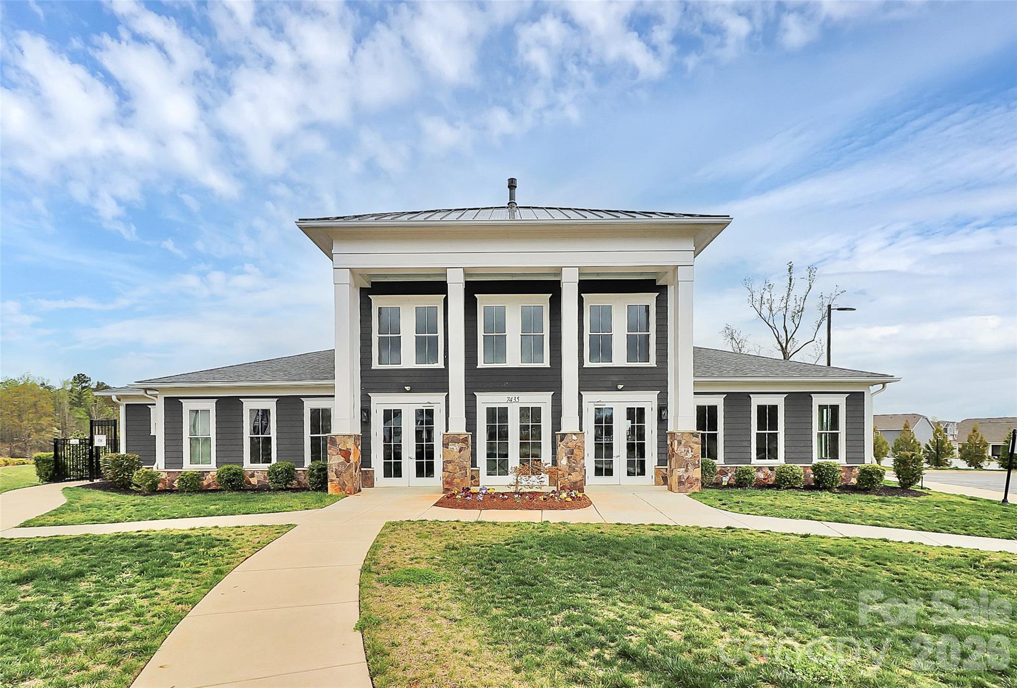 9203 Mackinaw Dr, Gastonia, NC 28056