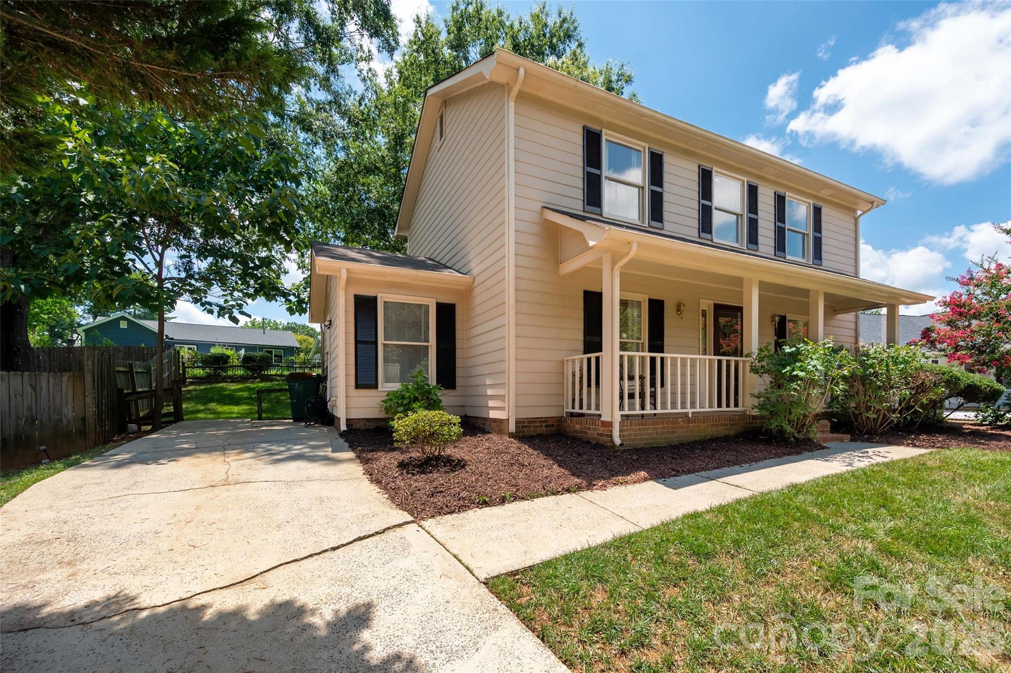 9112 Winter Moss Ct, Charlotte, NC 28227