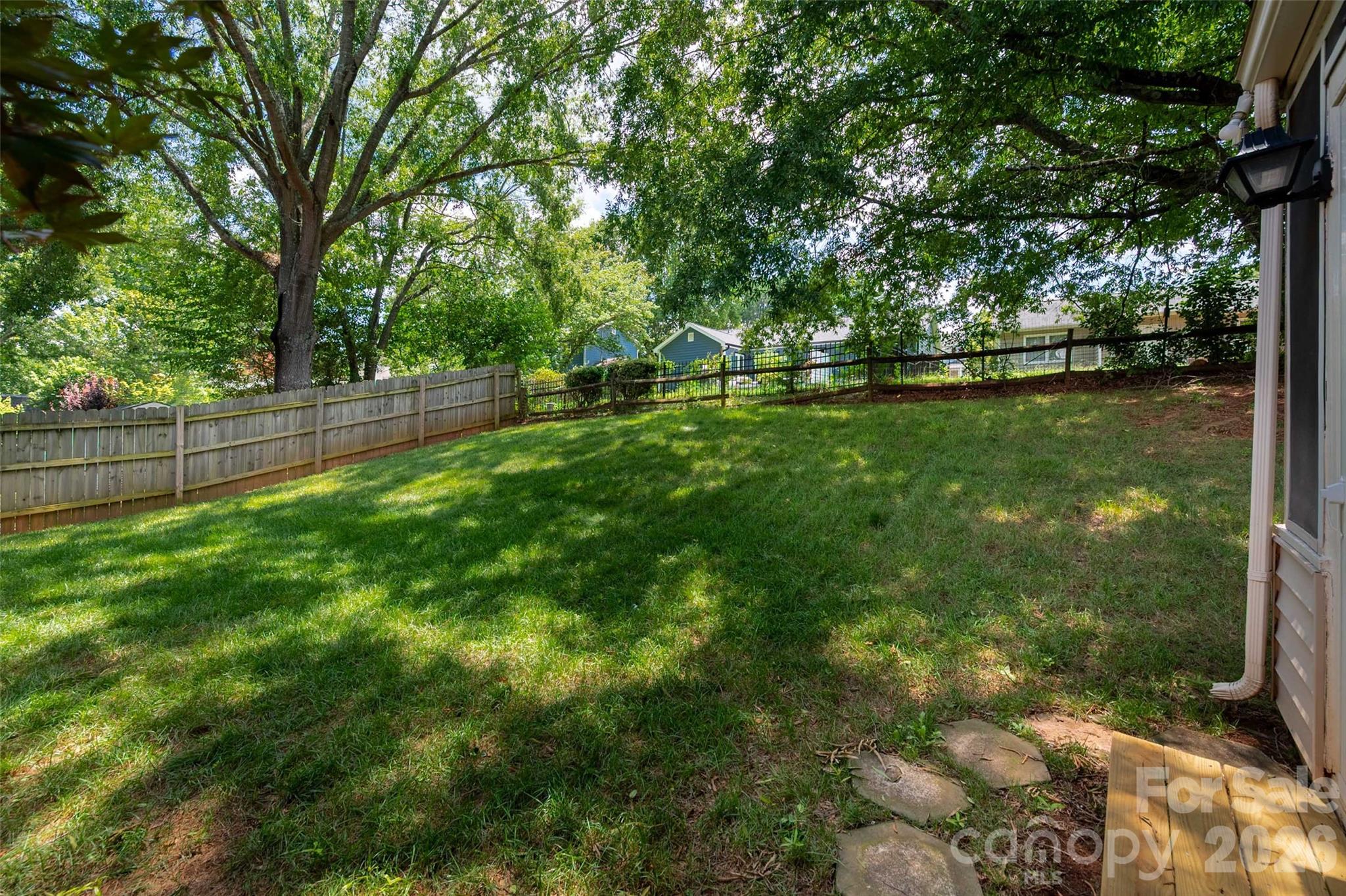 9112 Winter Moss Ct, Charlotte, NC 28227