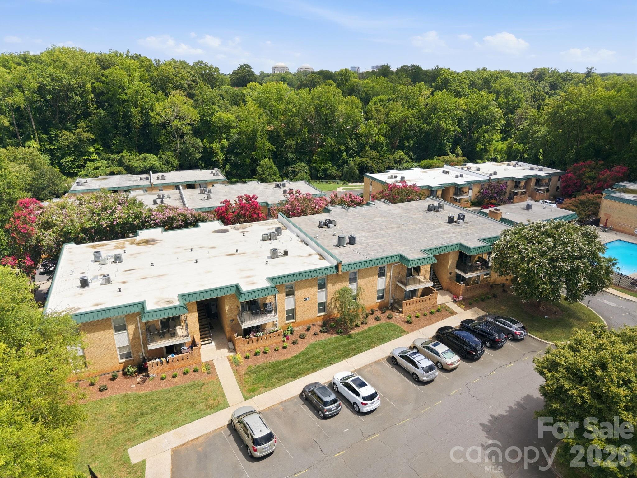 4735 Hedgemore Dr, Charlotte, NC 28209