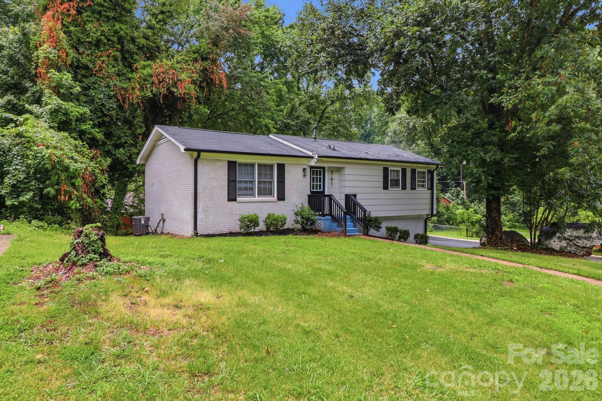 361 Sleepy Hollow Rd, Charlotte, NC 28217