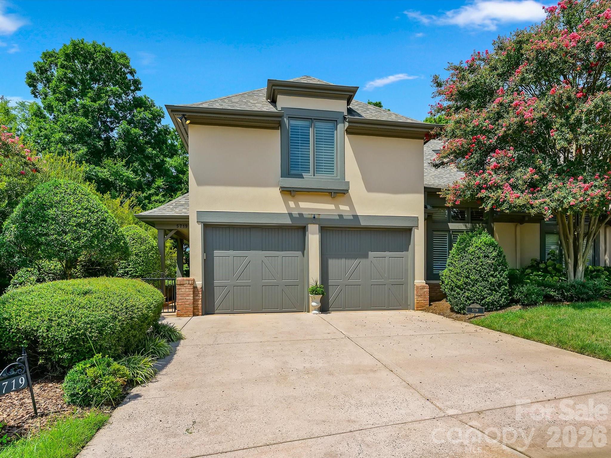 5719 Ballinard Ln, Charlotte, NC 28277