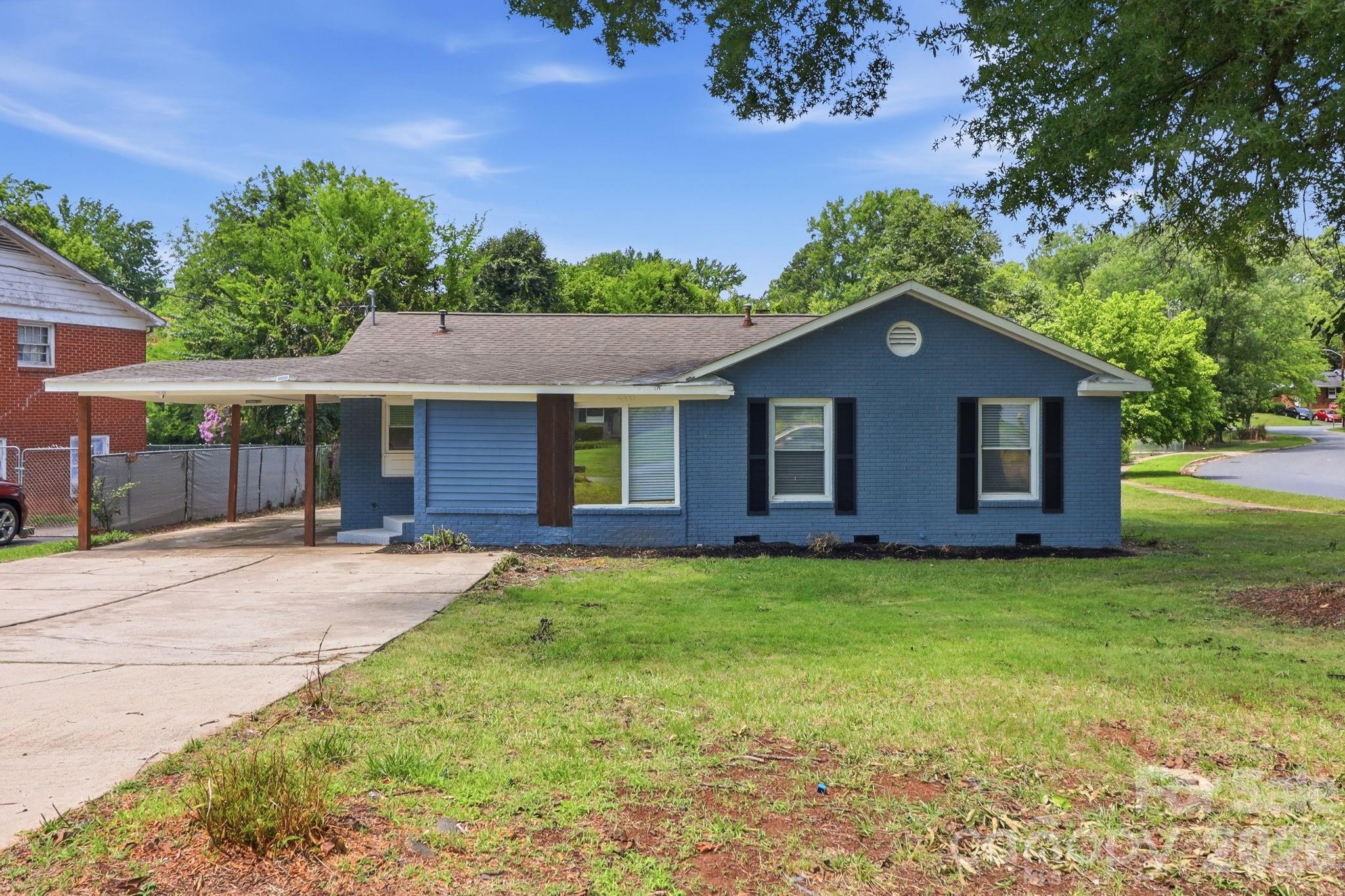 4800 Westridge Dr, Charlotte, NC 28208