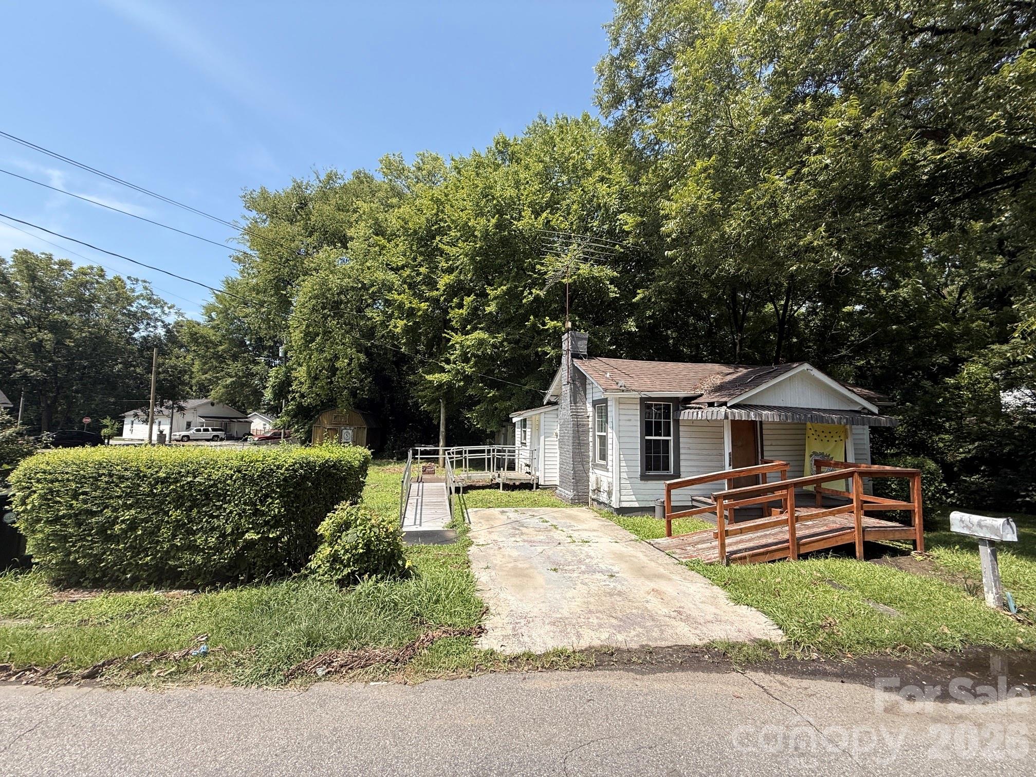 126 James St SW, Concord, NC 28025
