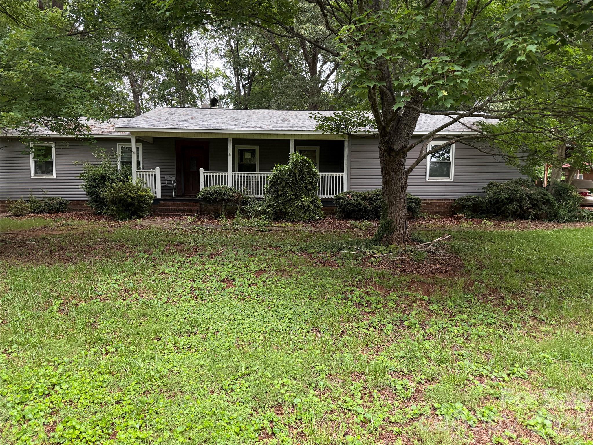 121 Brady Circle Rd, Statesville, NC 28625