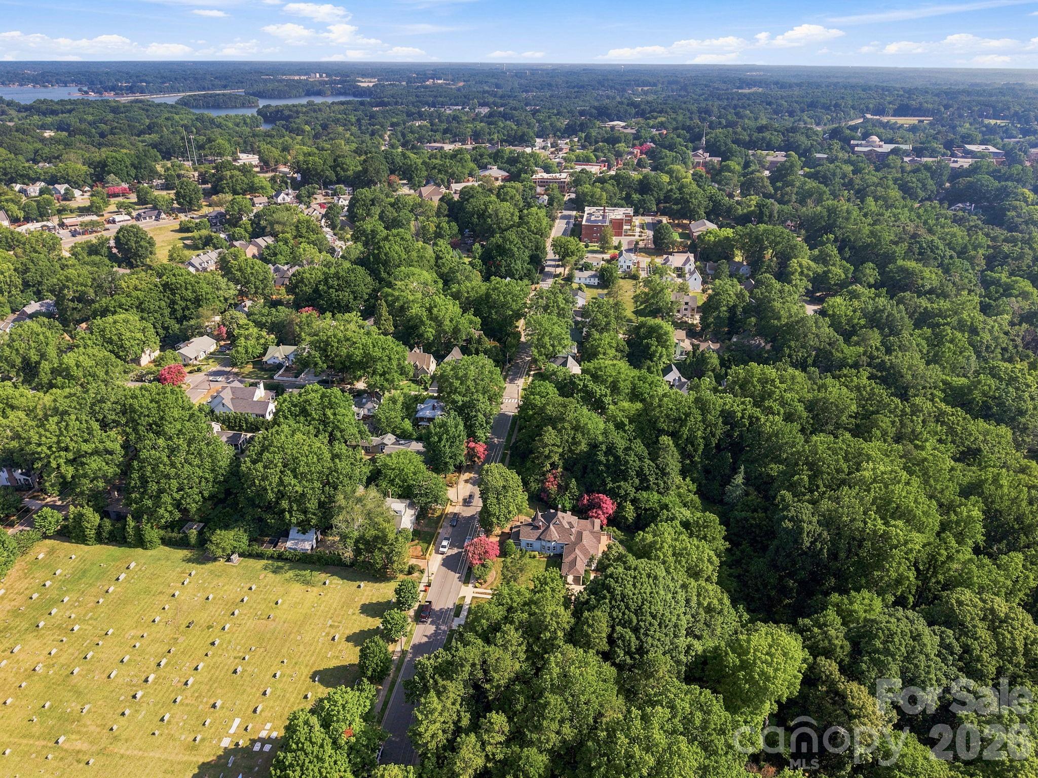 519 South St, Davidson, NC 28036