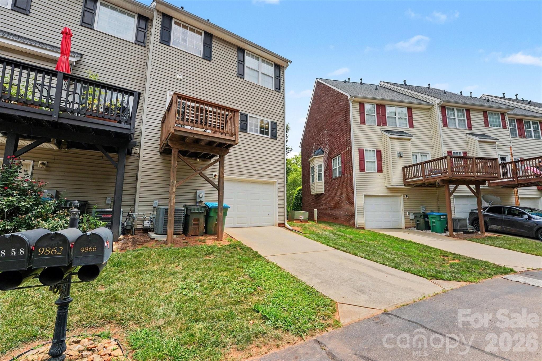9866 Treeside Ln, Matthews, NC 28105