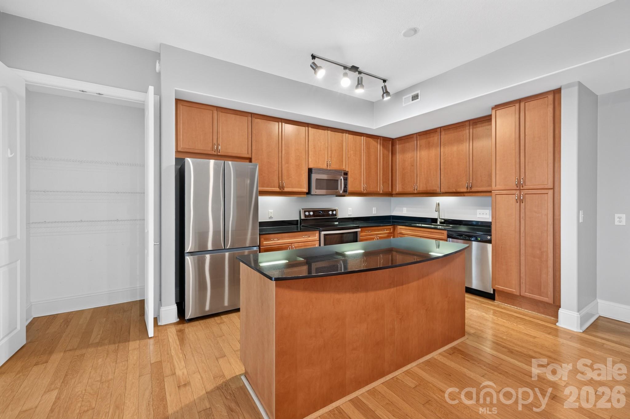 4620 Piedmont Row Dr #603, Charlotte, NC 28210