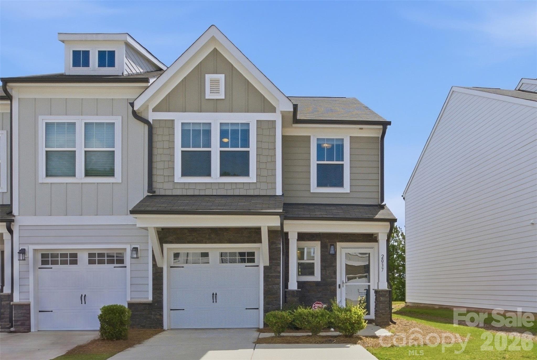2037 Crooked Oak Ln, York, SC 29745