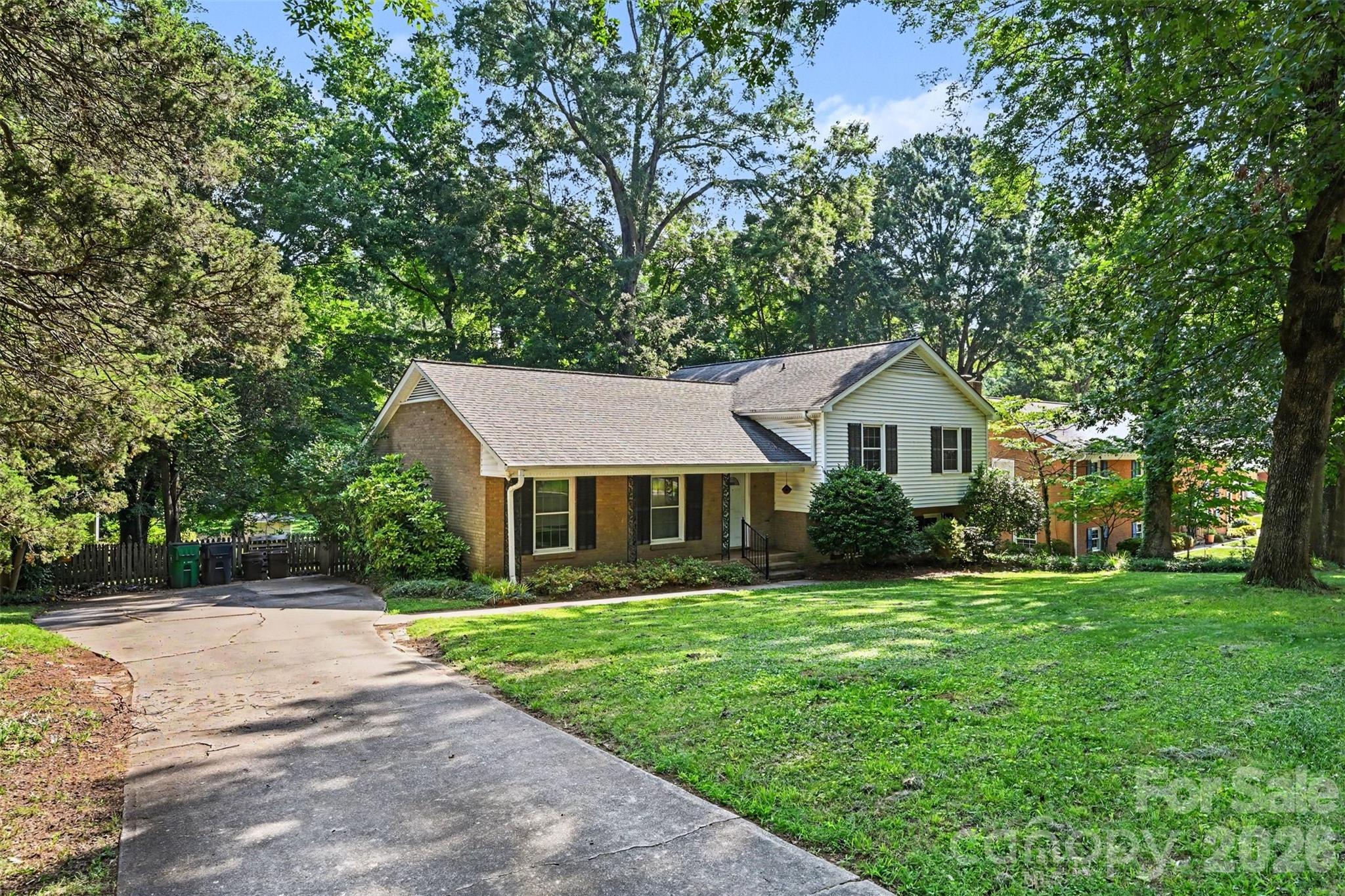 6207 Honegger Dr, Charlotte, NC 28211