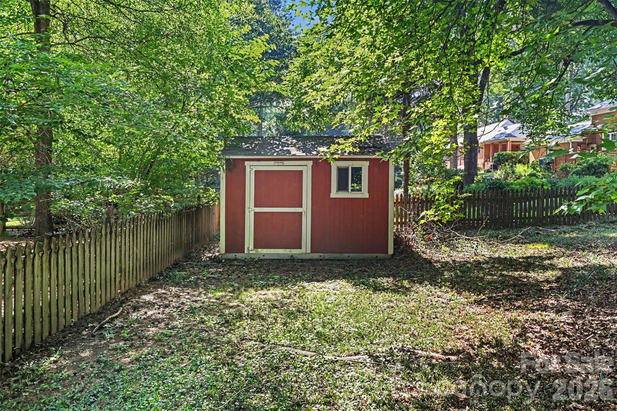 6207 Honegger Dr, Charlotte, NC 28211