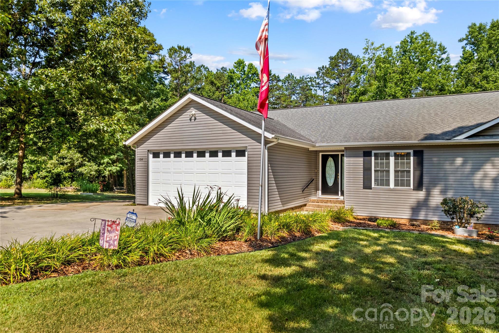 104 Parkers Grove Ln, Statesville, NC 28677