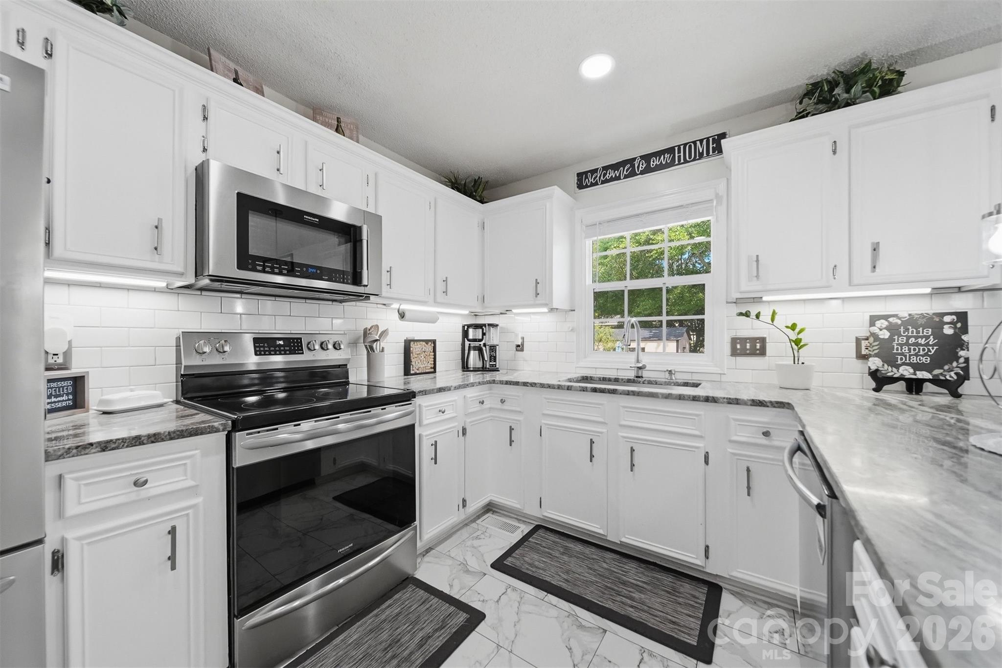 927 Victoria Ave, Kannapolis, NC 28081